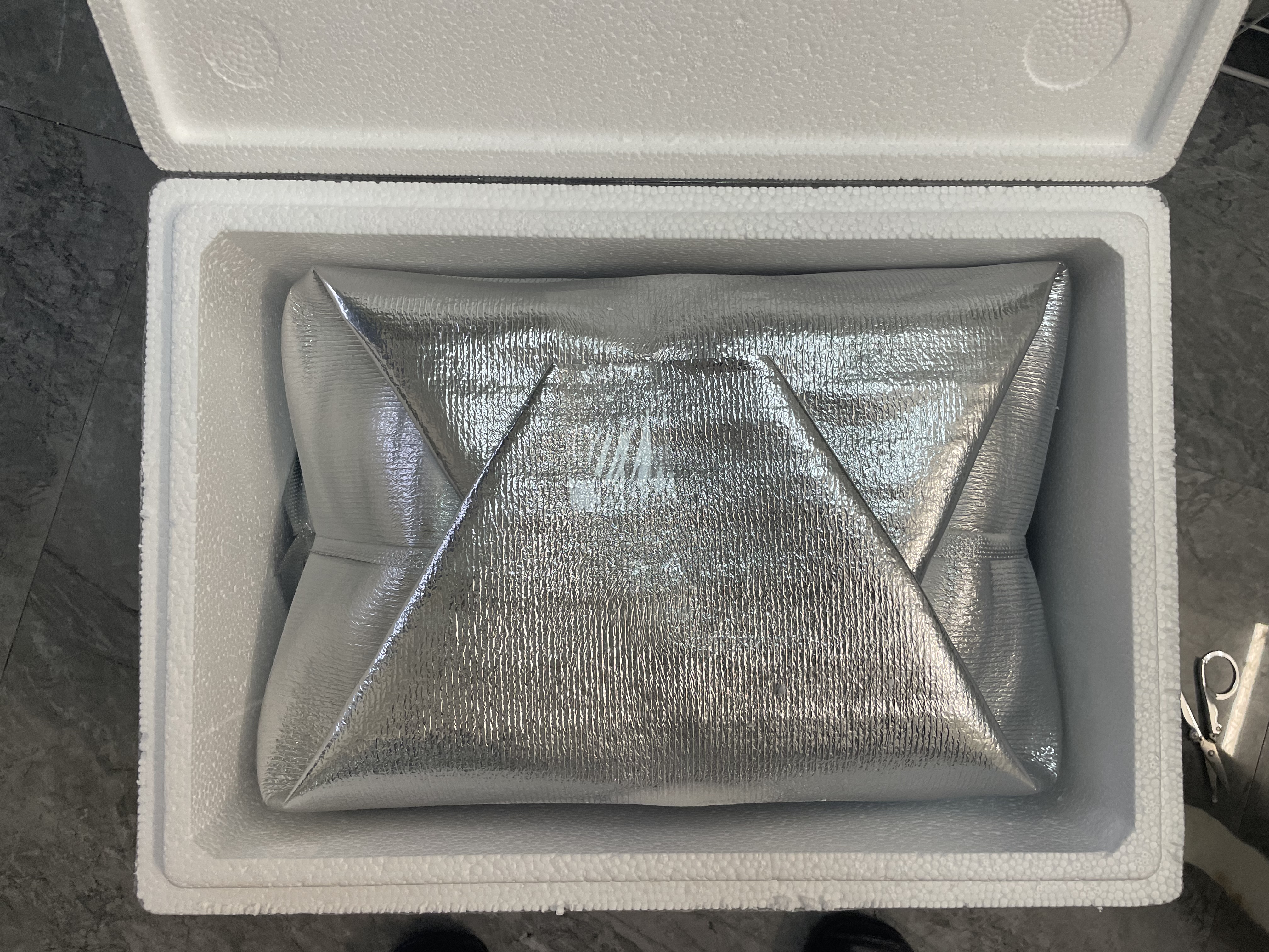 伊利冰淇淋大桶 3.5kg 餐饮奶茶商用冰激凌 多种口味 冰淇淋生鲜 圣蒂香草味3.5kg(艾莱发喜生产) 实拍图