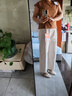 断码清仓品牌鞋真皮2025新款包头凉鞋女一字扣方头粗跟中跟配裙子 米白色跟高4厘米 35 (225mm) 实拍图