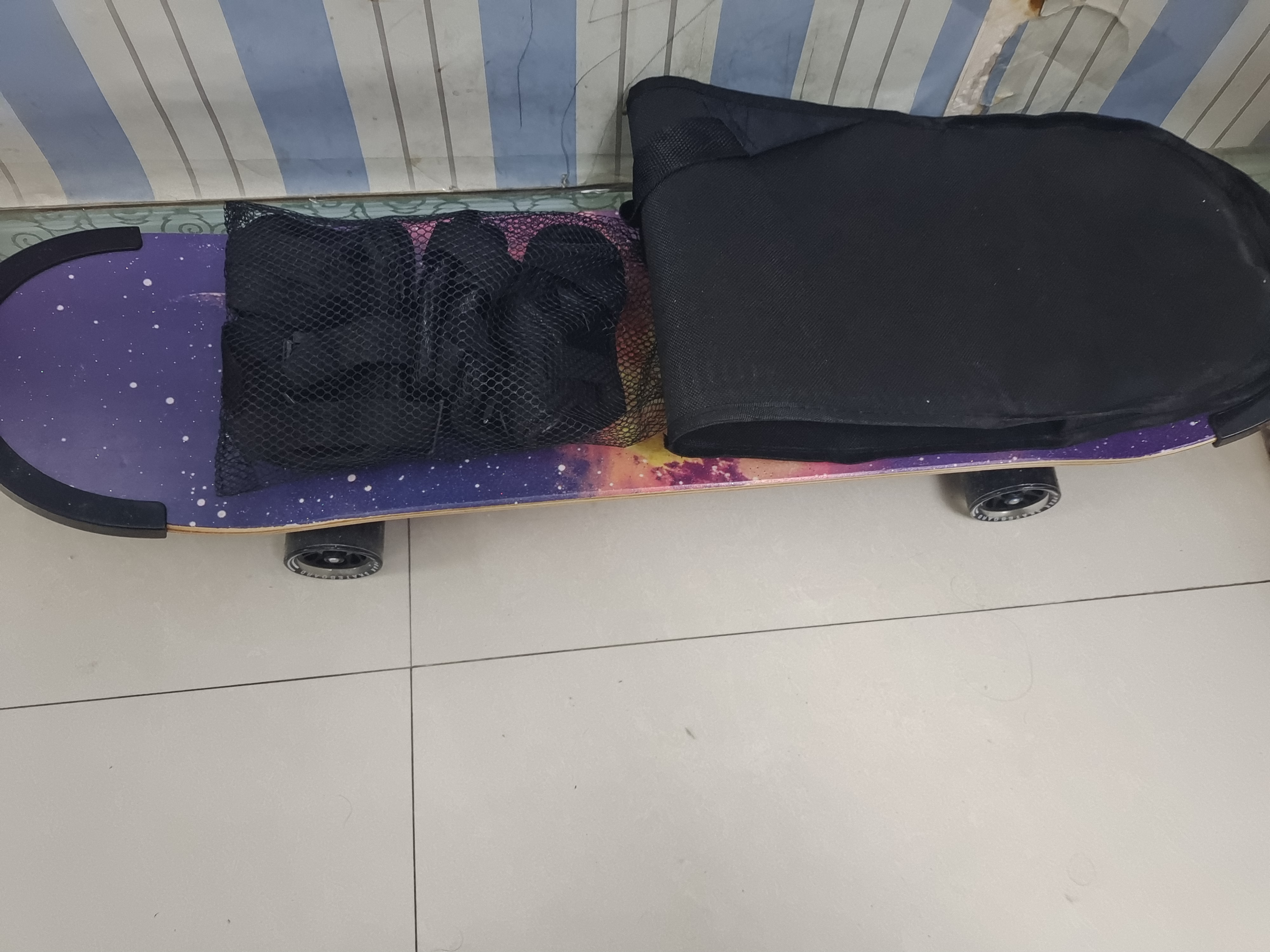 匹克滑板成人儿童初学专业板双翘板动作刷街青少年四轮滑板车生日礼物 刷闪【闪耀星夜】护具背包 实拍图