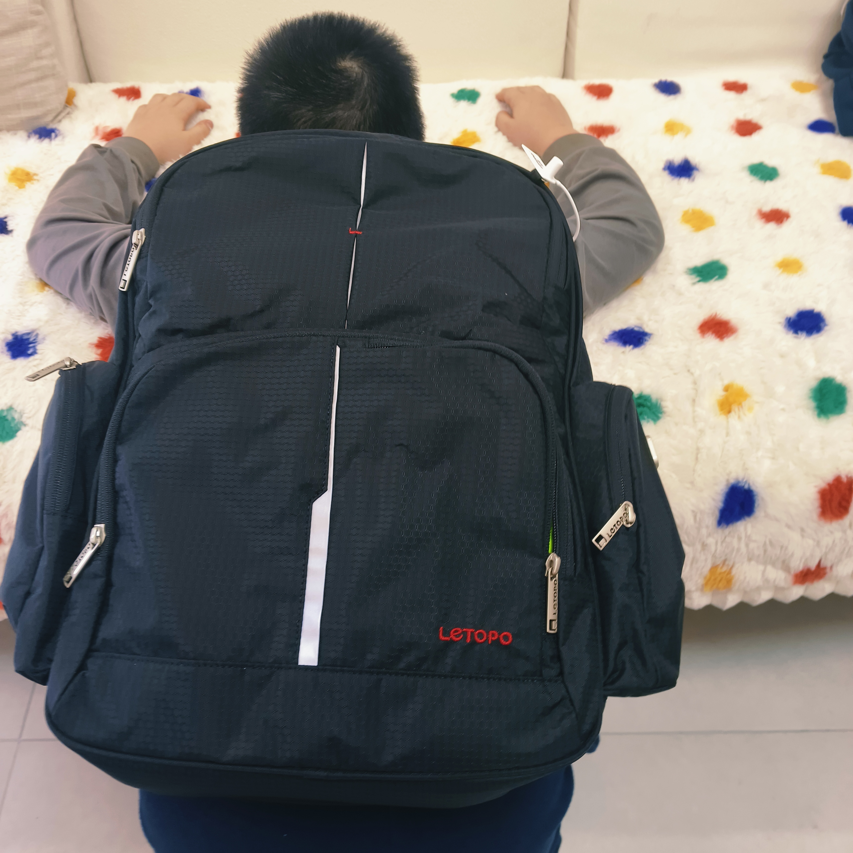 letopo乐同书包 6年级初中高中大学生成人书包护脊书包减压牛顿大童青黑 实拍图