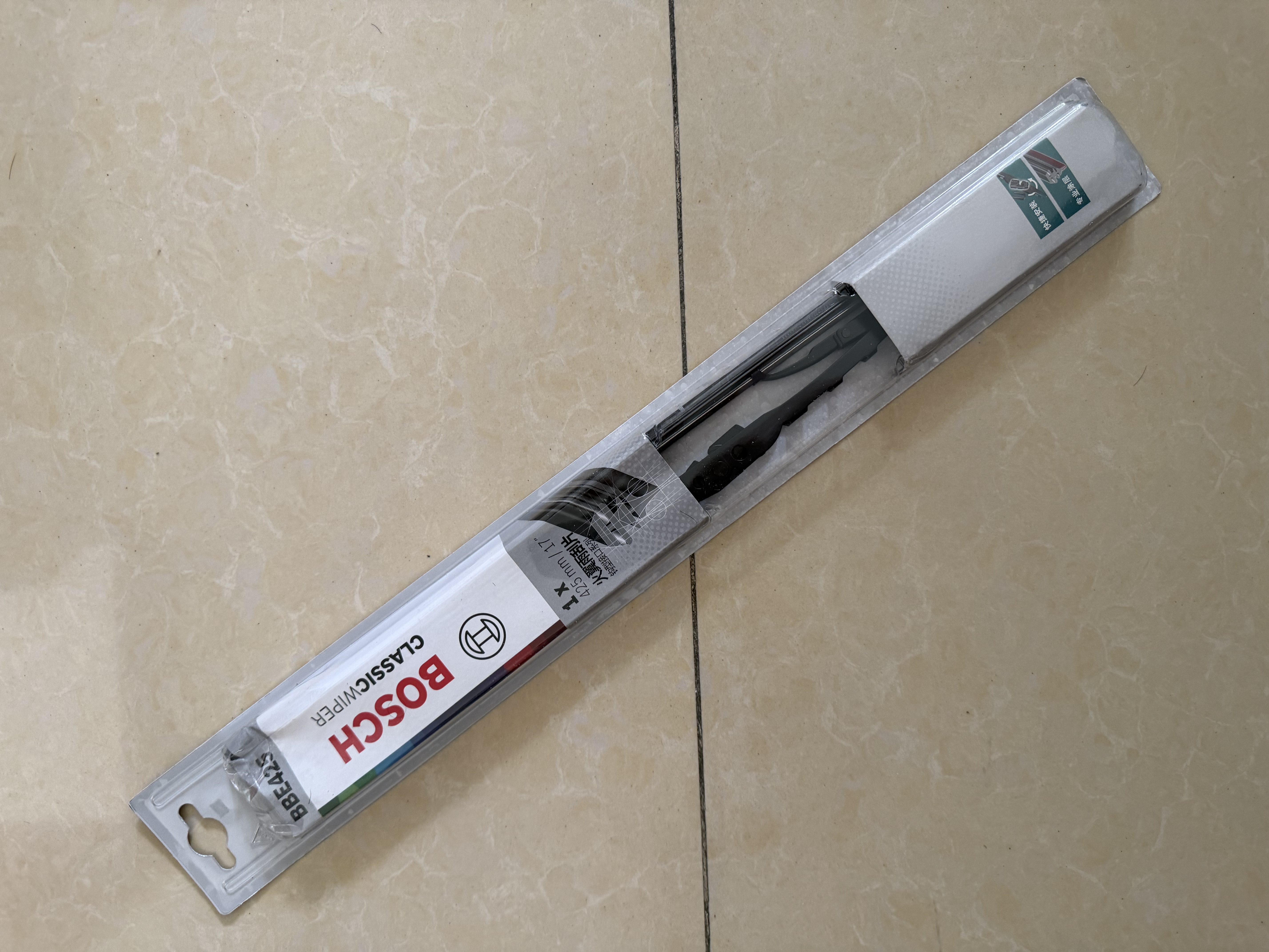 博世（BOSCH）雨刷器雨刮器片火翼有骨U型22/17(06-11日产轩逸/02-19轩逸经典) 实拍图