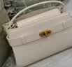 CHARLES&KEITH鳄鱼纹凯莉包手提斜挎婚包包女包生日礼物CK2-50270880-1 Ivory象牙色 S 实拍图