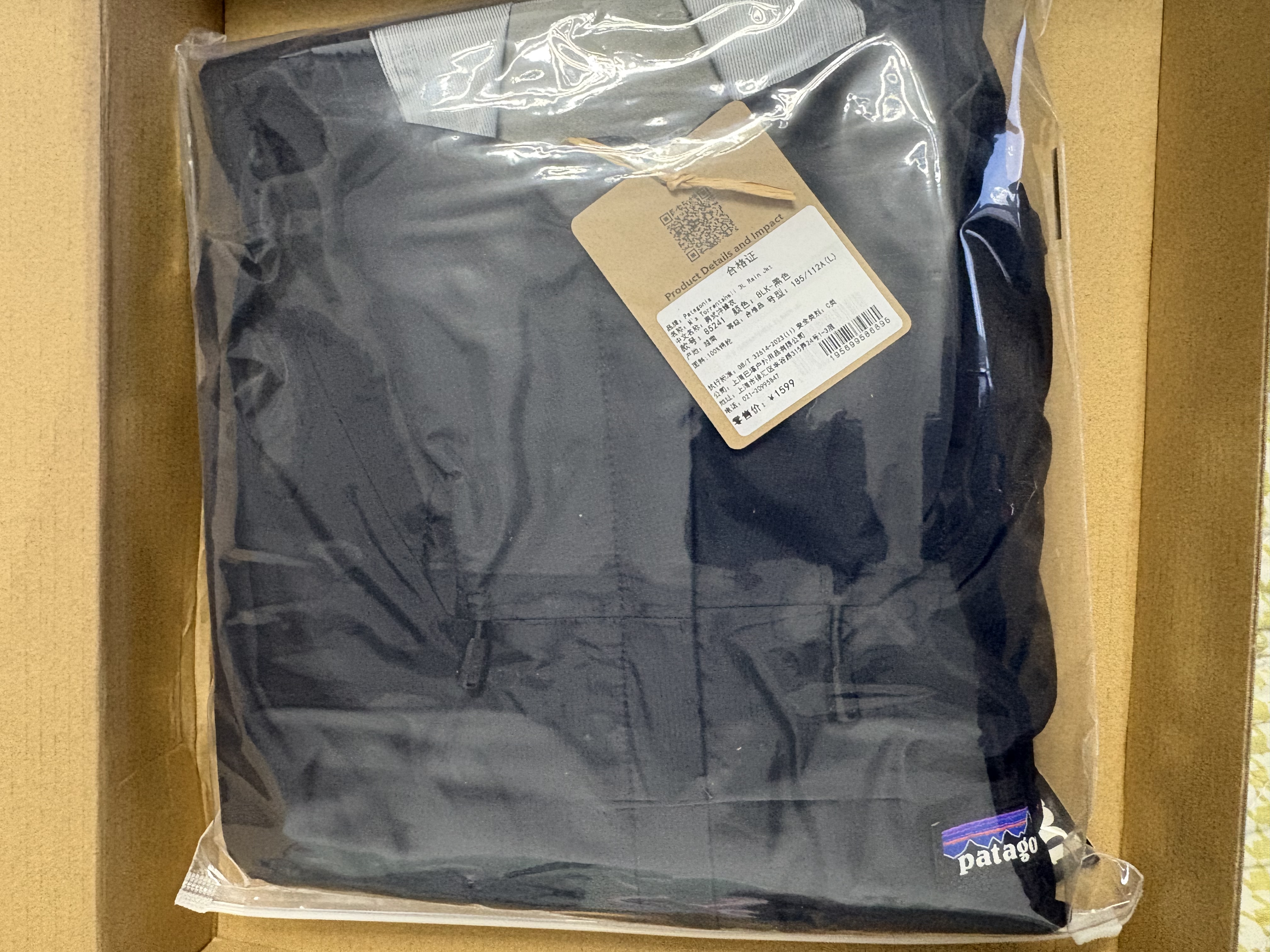 巴塔哥尼亚（Patagonia）男士T3硬壳3L连帽防雨透气夹克冲锋衣torrentshell  Jkt 85241 BLK L 180/185(CM) 80/92(KG) 实拍图