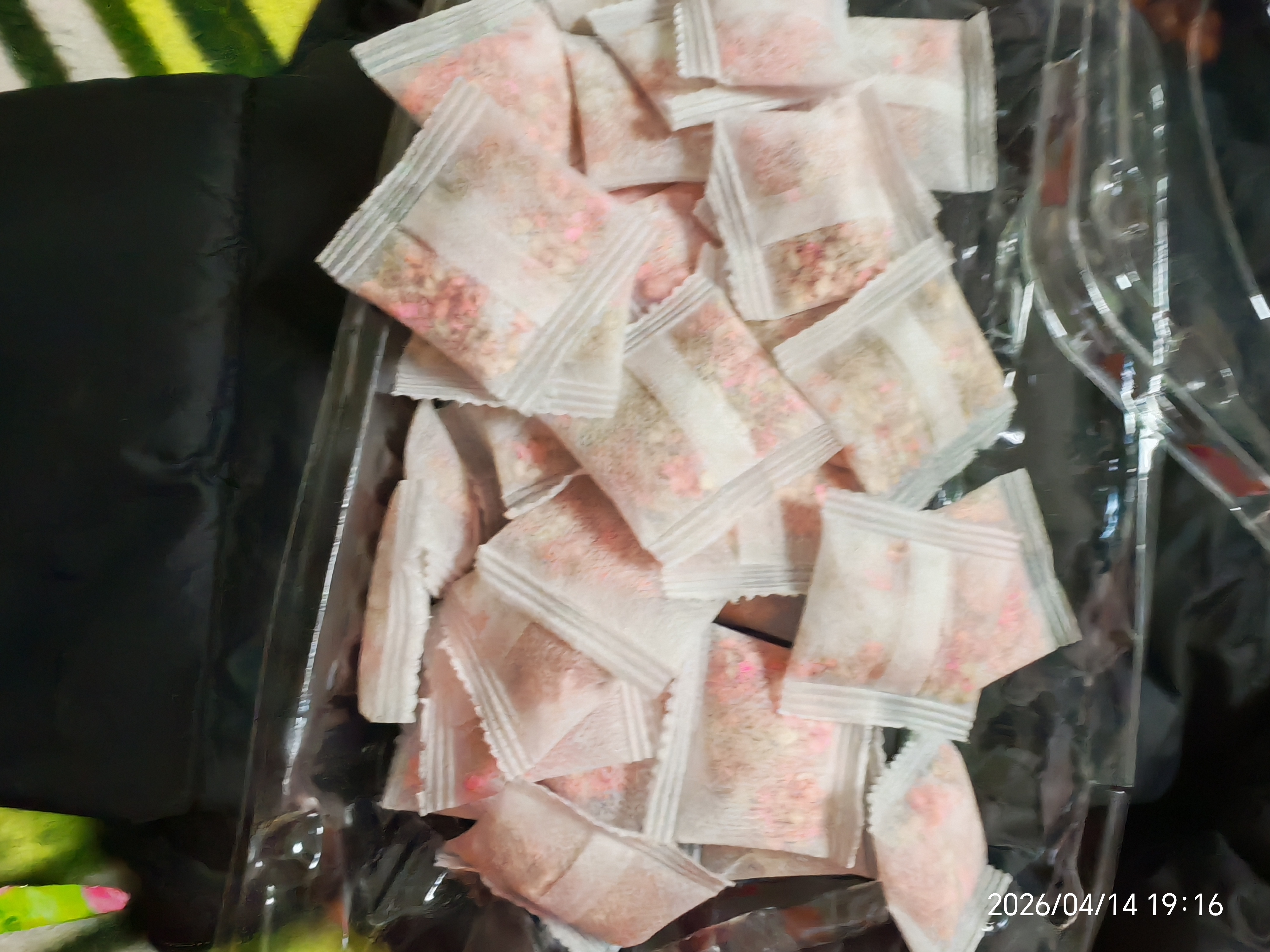 光多拉樟脑丸衣柜驱虫防霉香薰包鞋柜除味防潮防蟑螂樟脑球玫瑰花香48包 实拍图