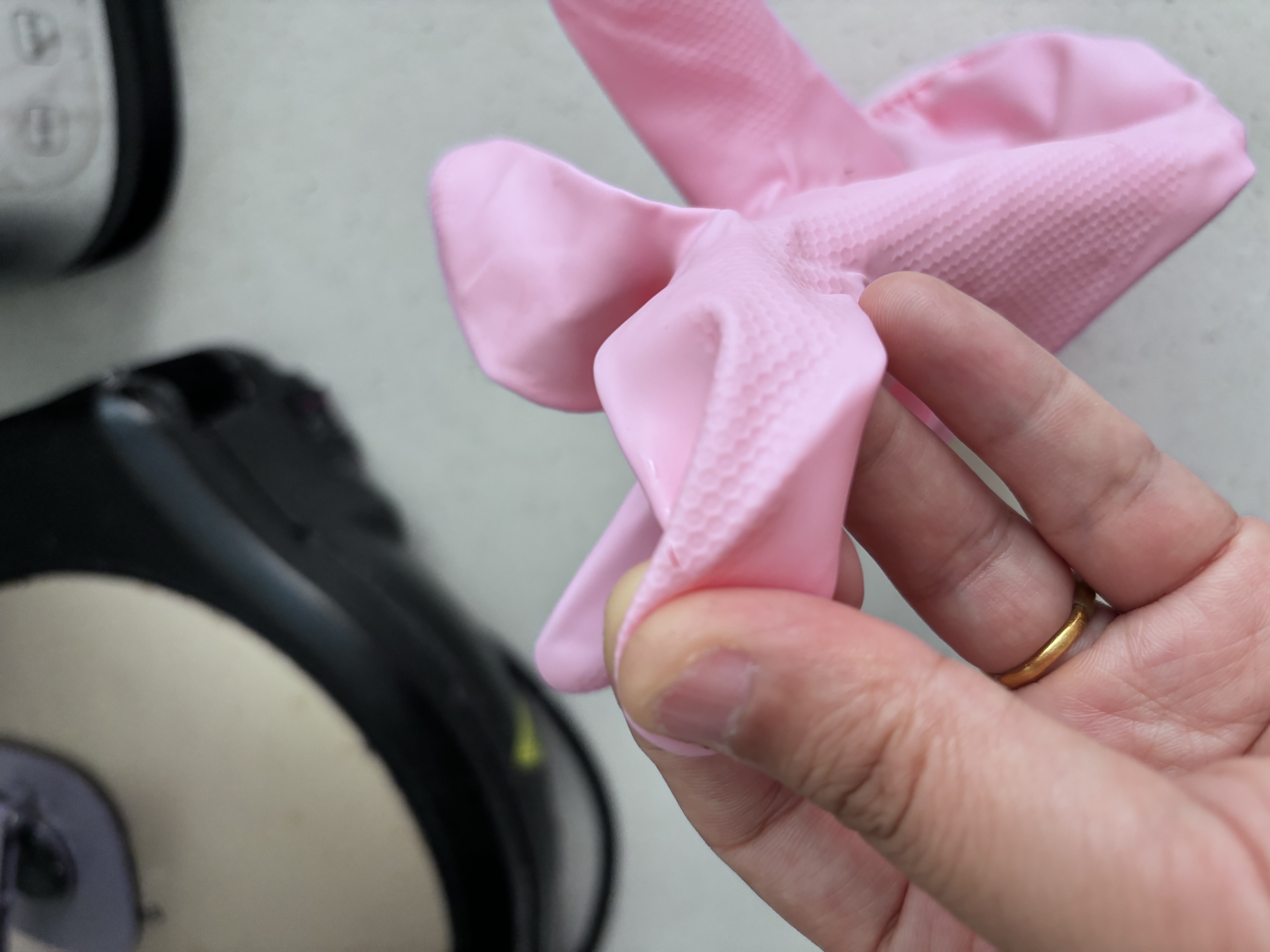 加厚丁腈乳胶皮手套厨房洗碗加长防水耐用乳胶束口家务清洁女夏季 3双-黄+绿+粉/加厚耐用 送挂钩 大号 实拍图
