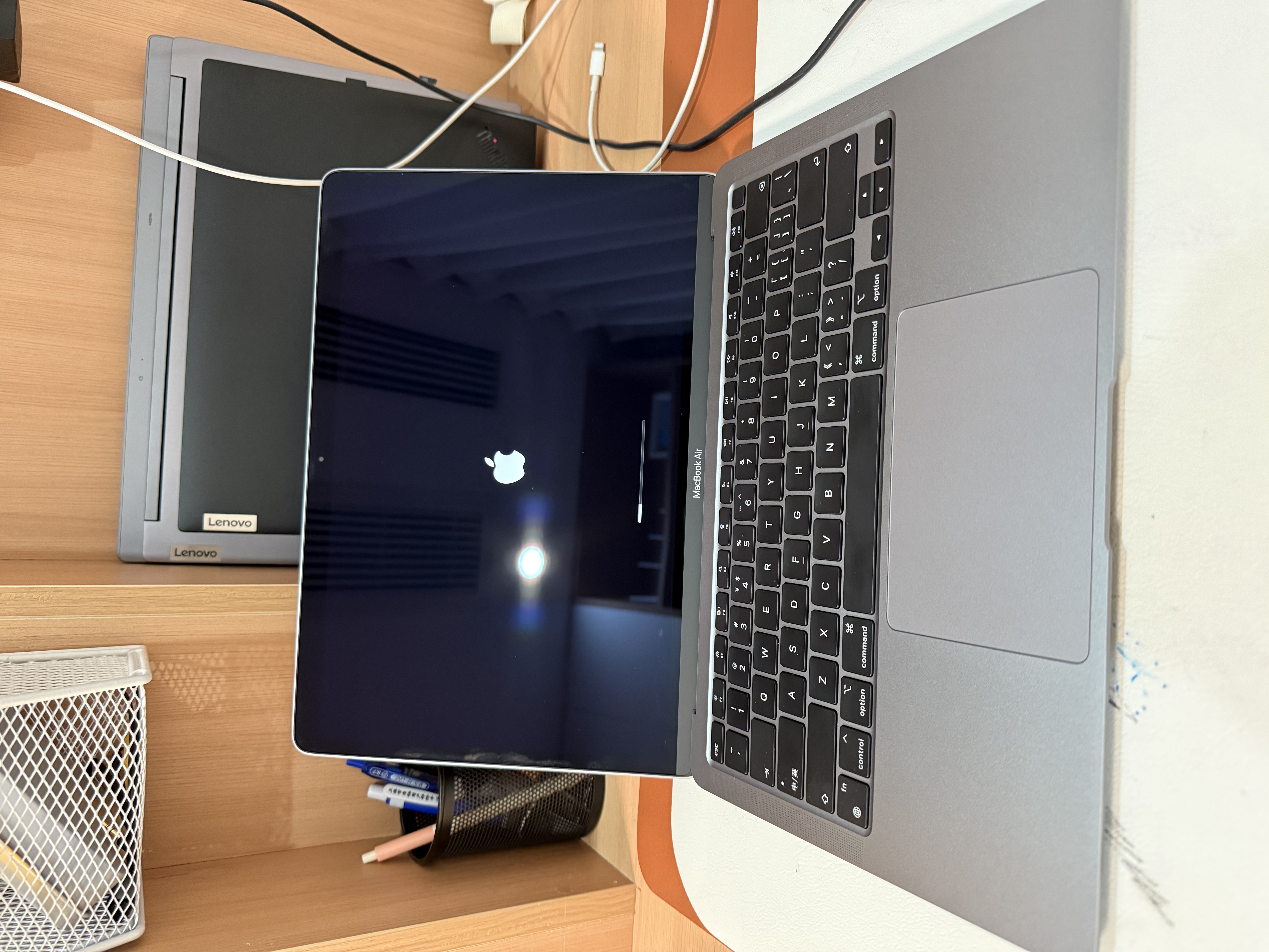 【95成新】Apple/苹果AI笔记本/2020MacBookAir13.3英寸M1(8+7核)  8G256G深空灰轻薄学习办公笔记本电脑MGN63CH/A   实拍图