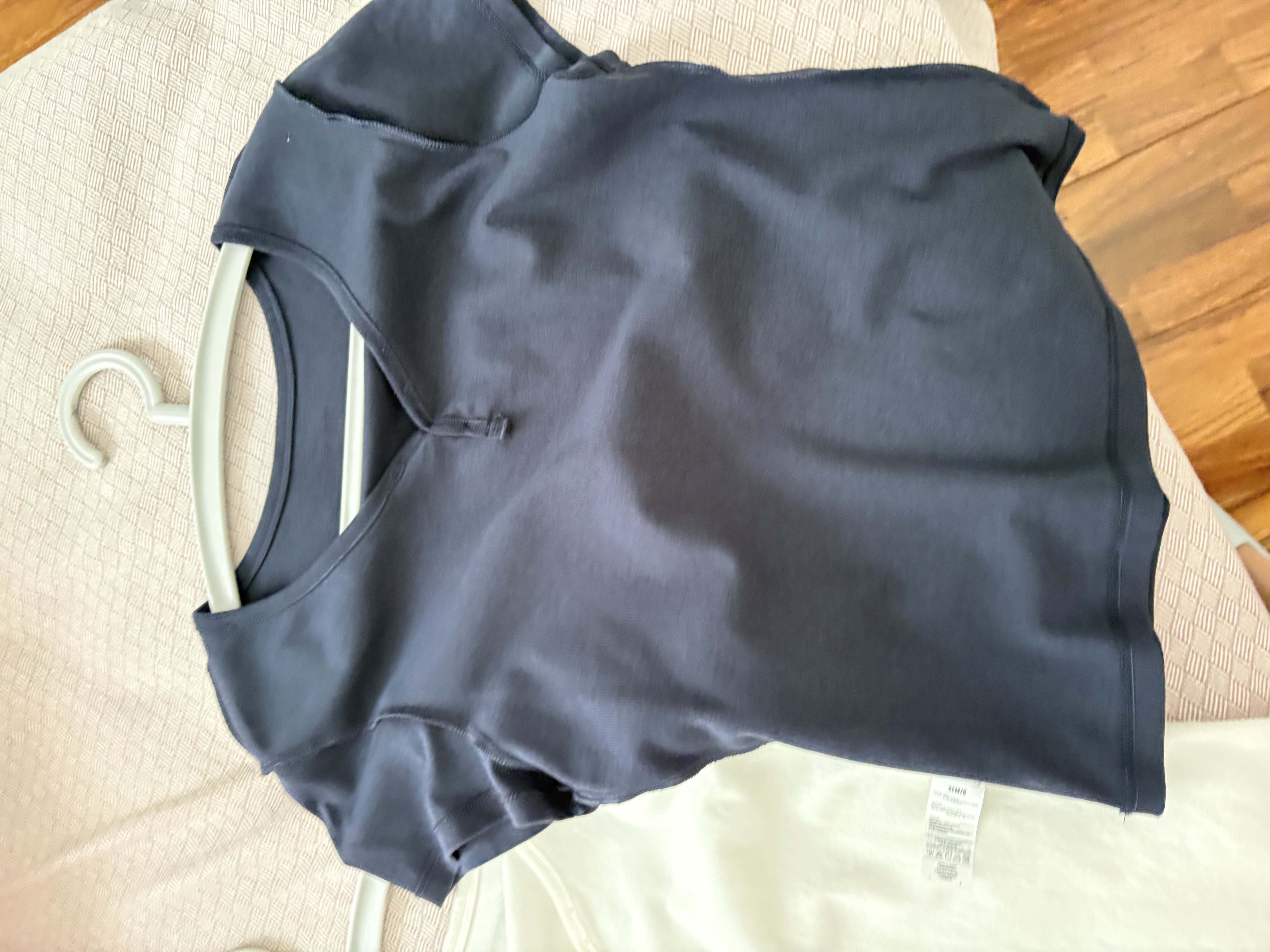 森马（Semir）短袖T恤女夏季短款V领半开襟套头衫紧身正肩2026上衣109326100046 实拍图