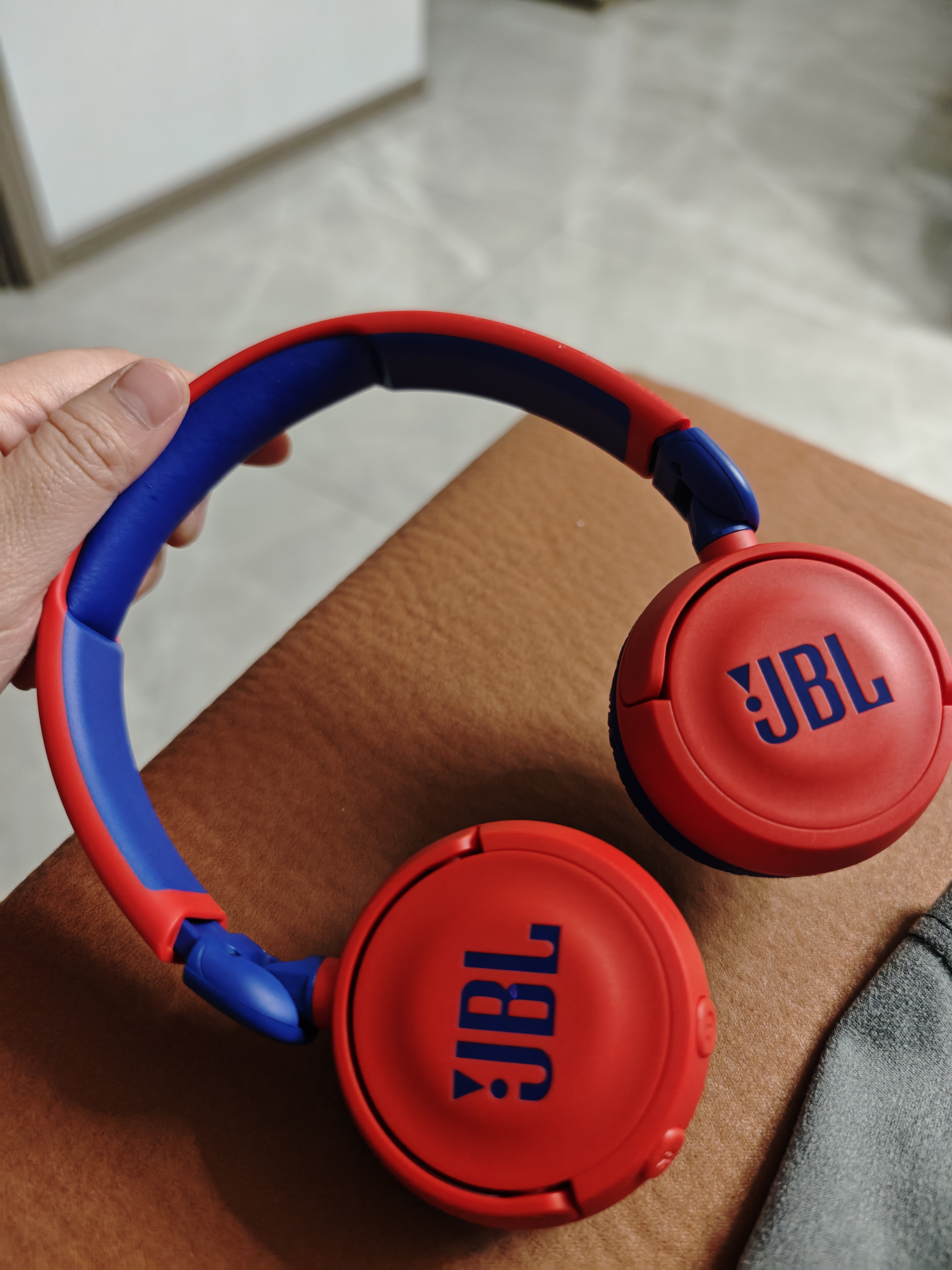 JBLJR310BT 头戴式无线蓝牙儿童耳机 85dB安全音量 英语学习网课 亲子益智教育 便携暑假礼物 星耀红 实拍图