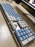 达尔优（dareu）EK815机械合金版键盘 有线键盘  电竞游戏键盘 多键无冲108键单光 女生 白色蓝色 茶轴 实拍图