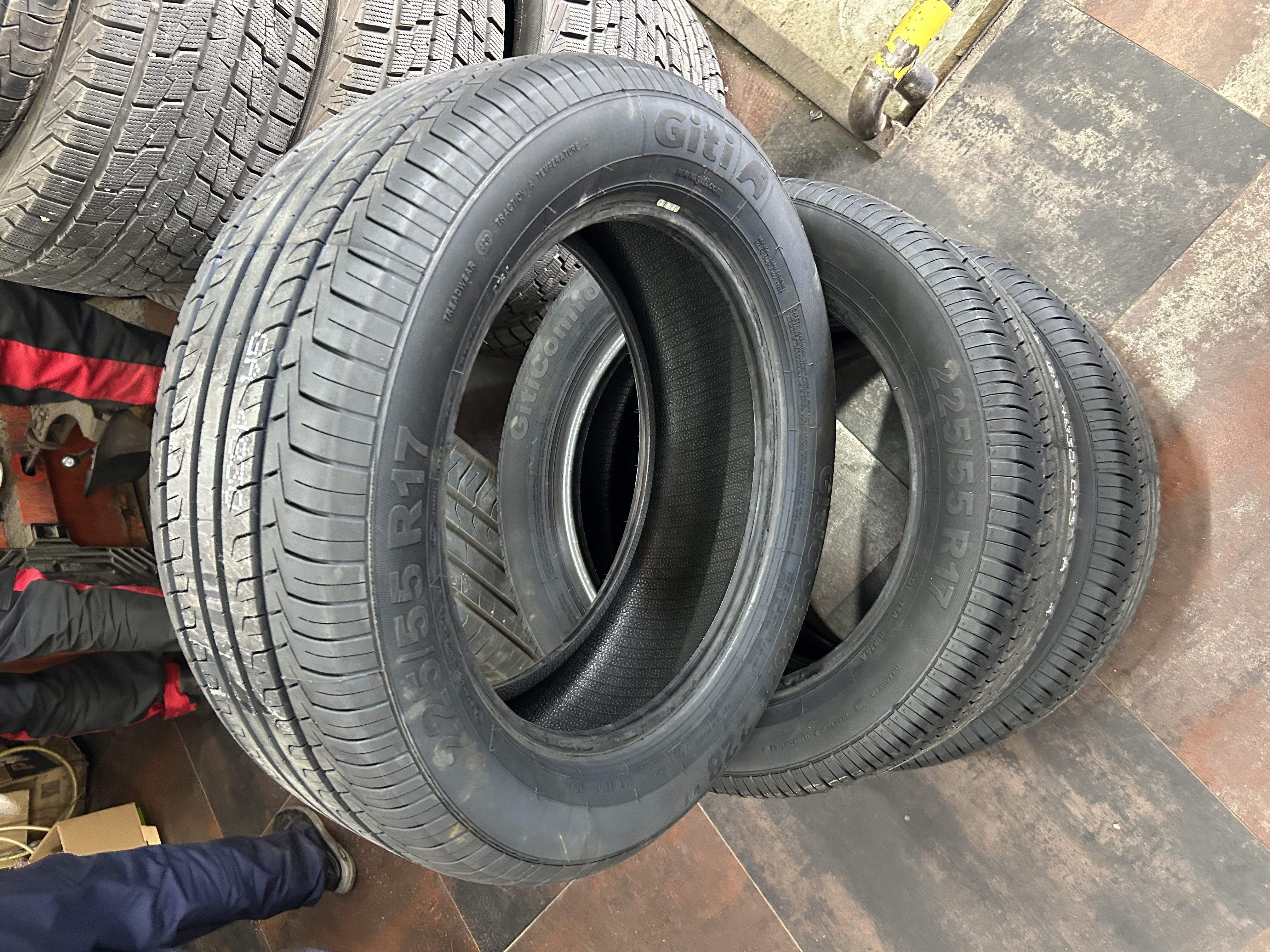 佳通轮胎 GitiComfort 228v1 225/55R17 97V 奥迪A6L迈锐宝等 实拍图