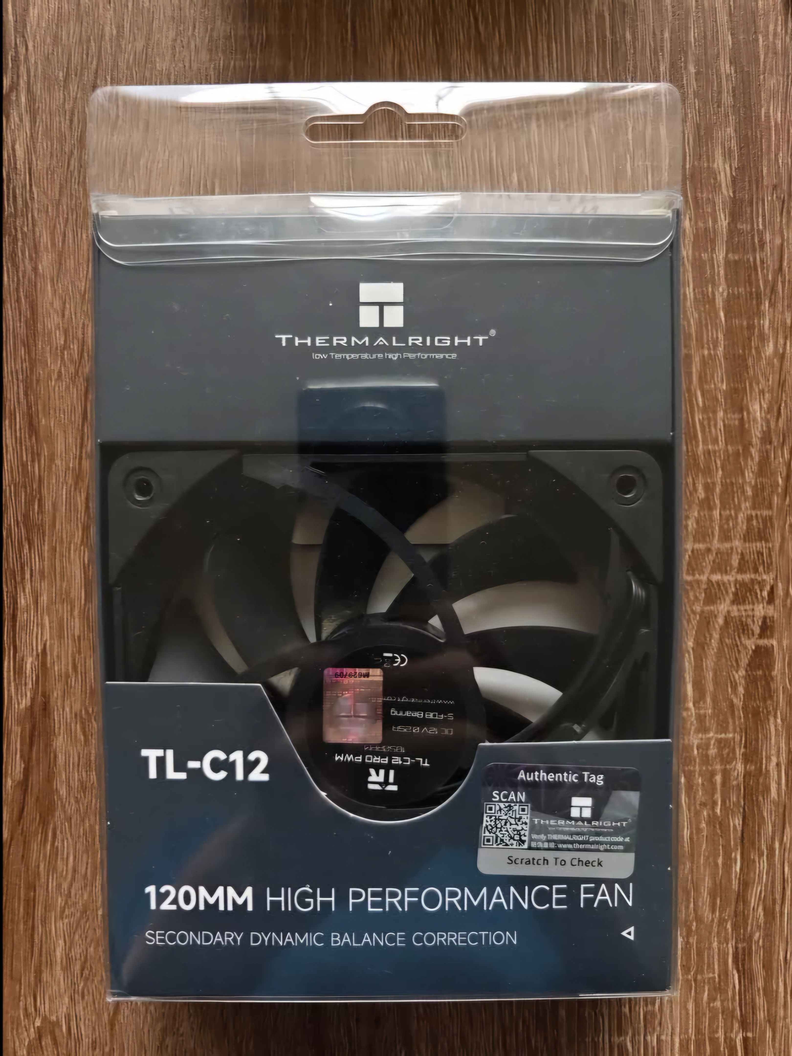 利民（thermalright）TL-C12 12cm风扇 （S-FDB轴承 / 12cm机箱风扇/4pin PWM/1500转速） 实拍图