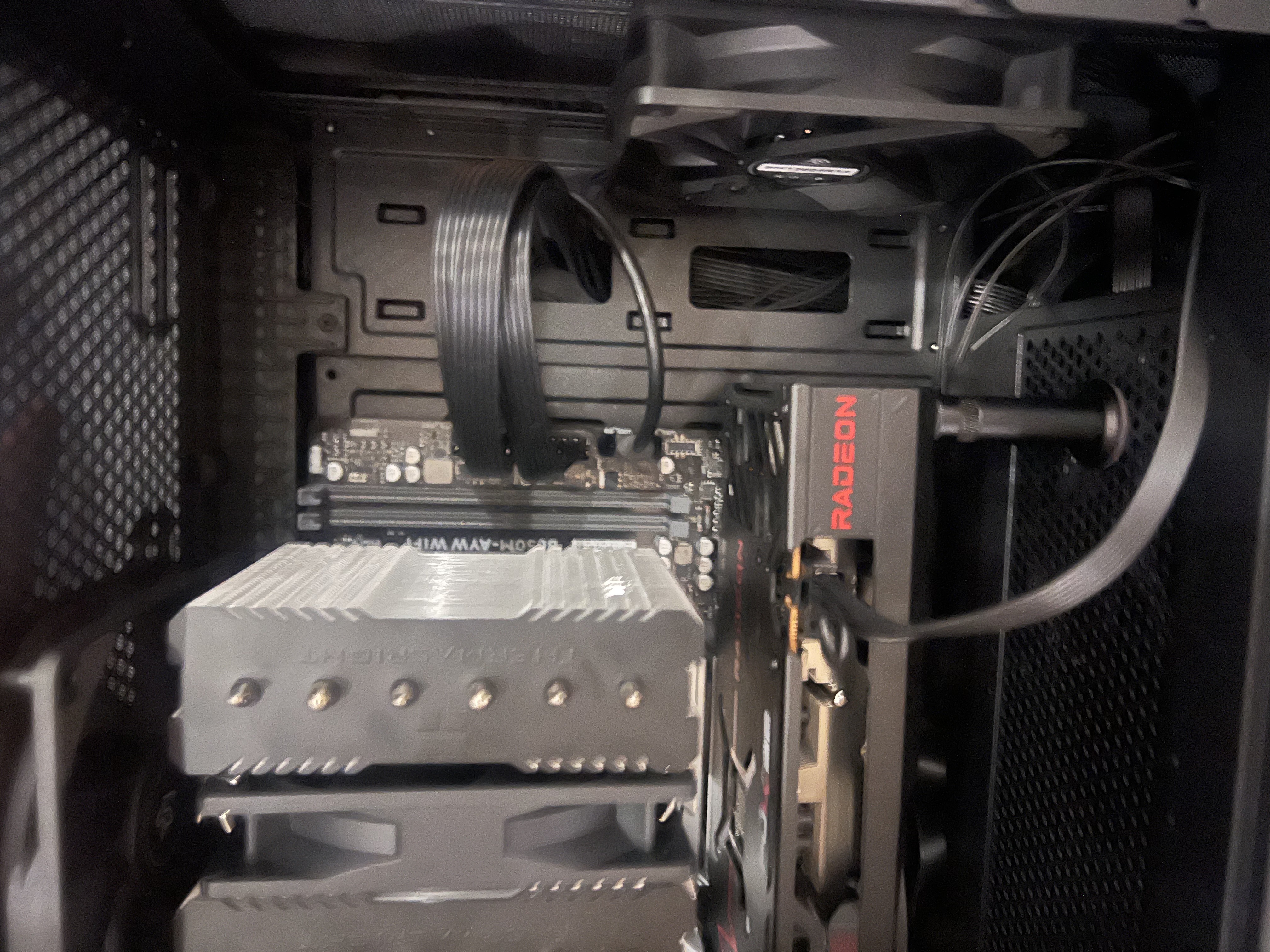 蓝宝石（Sapphire） AMD RADEON RX 7650 GRE 白金/极地/黑钻 设计渲染台式机电脑高性能独立电竞游戏显卡 RX 7650 GRE 8G 白金版 实拍图