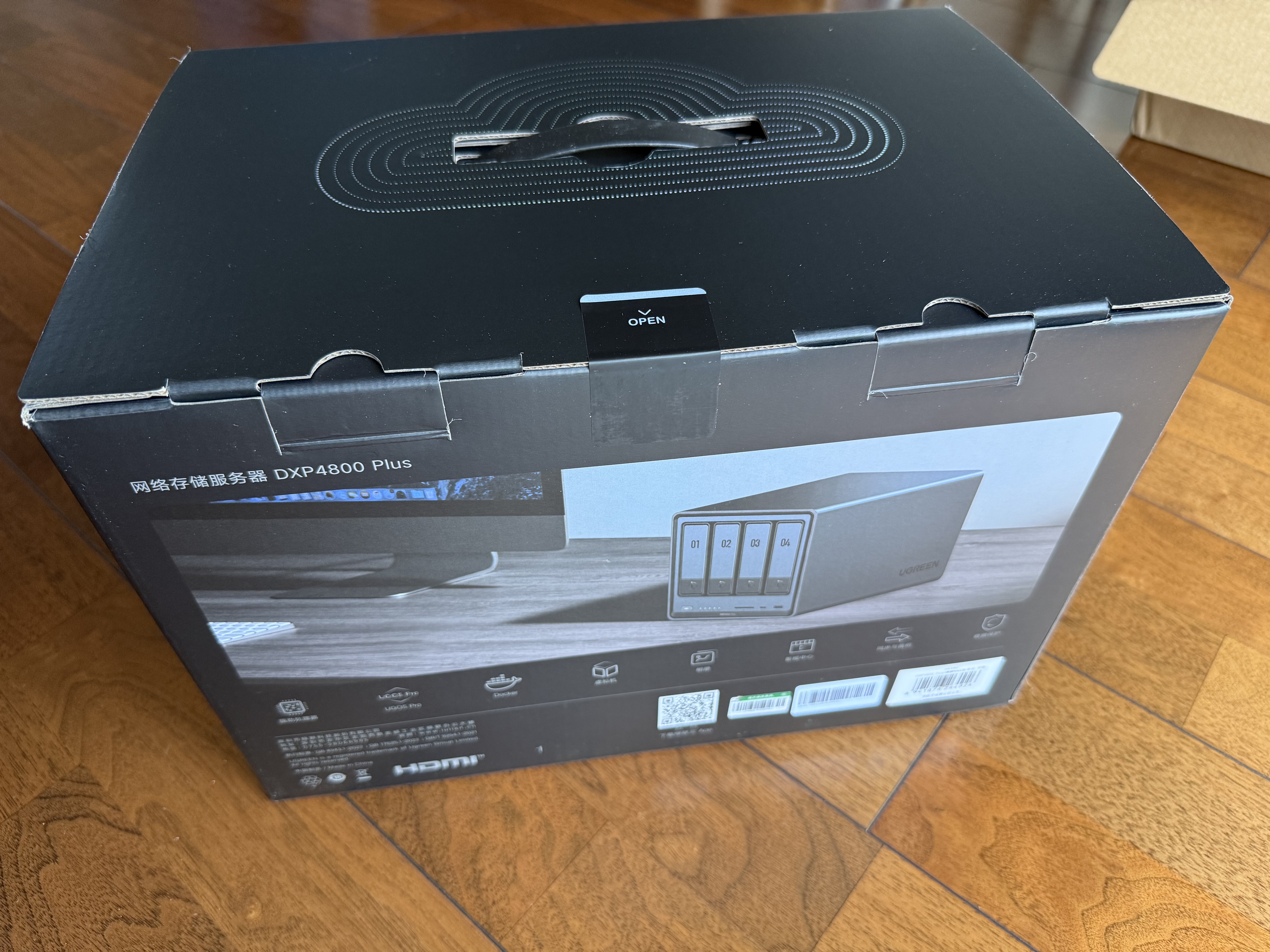 绿联私有云DXP4800 Plus 16G内存16T四盘位NAS网络存储 个人云硬盘家庭服务器 万兆网口 适用iPhone17 实拍图