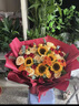 艾斯维娜鲜花速递向日葵混搭花束生日礼物全国同城配送 33朵玫瑰康乃馨混搭花束 实拍图