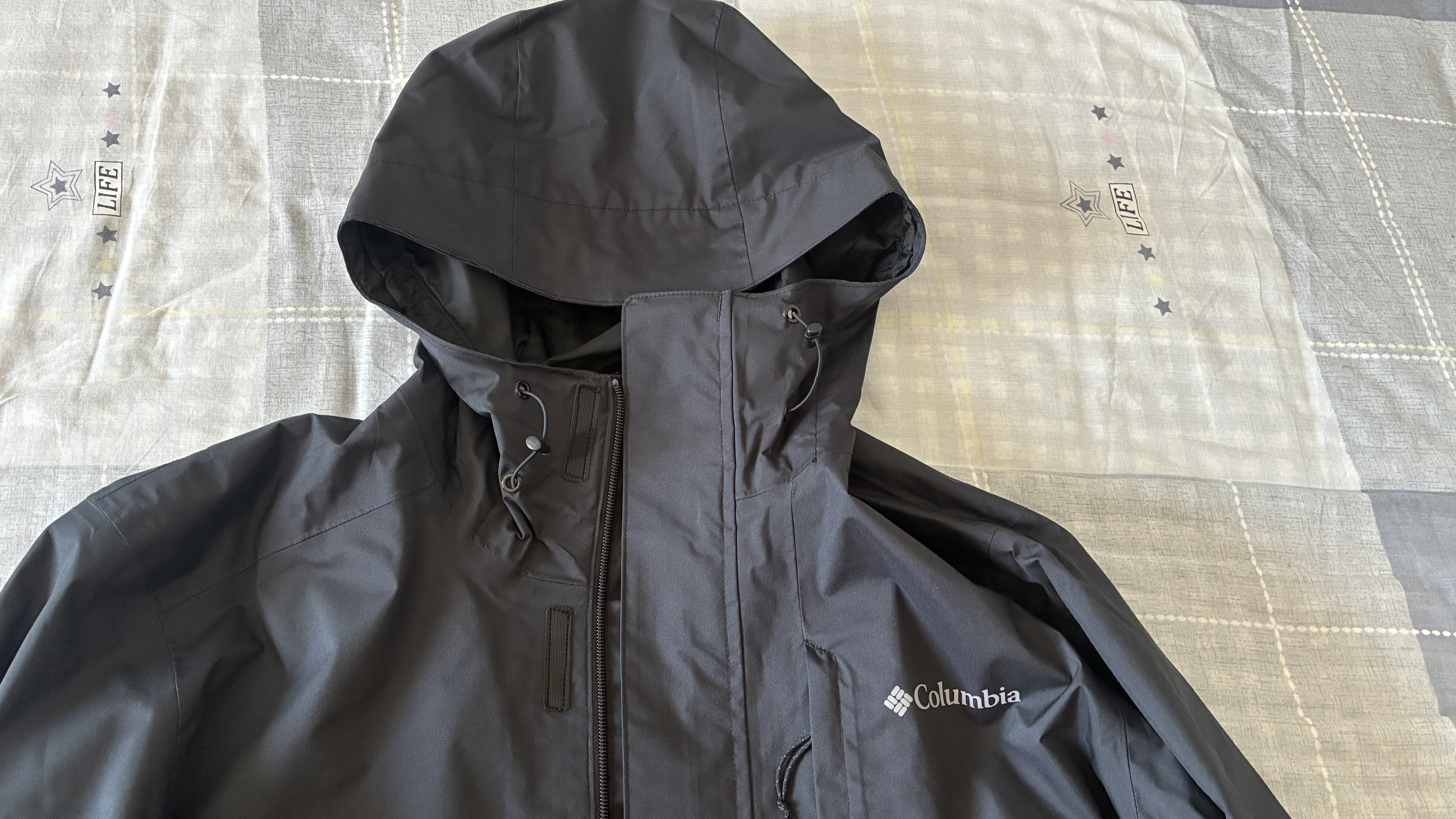 哥伦比亚（Columbia）户外情侣防水冲锋衣全天候徒步连帽外套XE5743 010 XL 实拍图