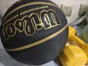 Wilson威尔胜NCAA ADVANTAGE橡胶黑金成人室外标准7号篮球 实拍图