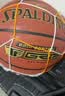 斯伯丁（SPALDING）篮球7号经典掌控系列比赛耐磨室内外通用七号成人篮球 76-875Y 实拍图