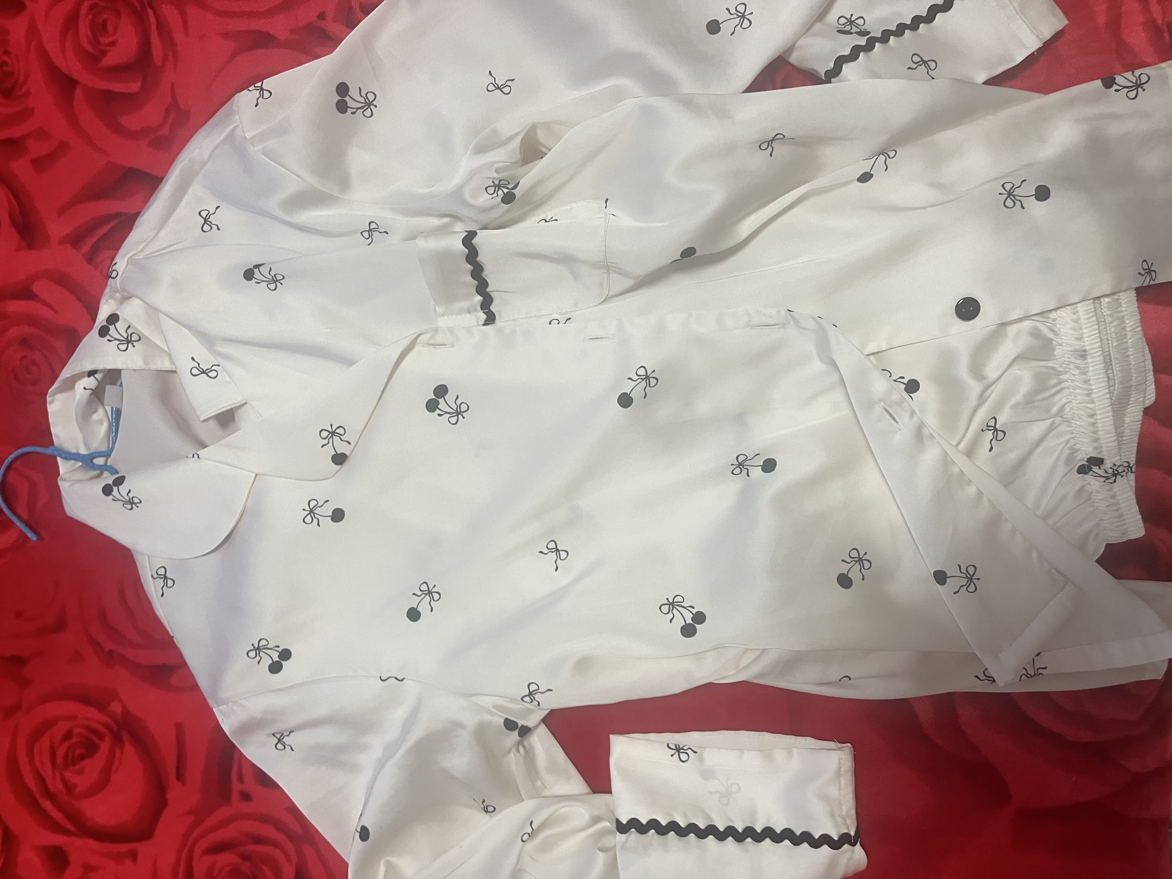 VENTION【实用礼物】真丝睡衣女春秋新款高级感樱桃家居服礼盒装送老婆 白樱桃【长袖+长裤】 L 【建议100斤-120斤】 实拍图