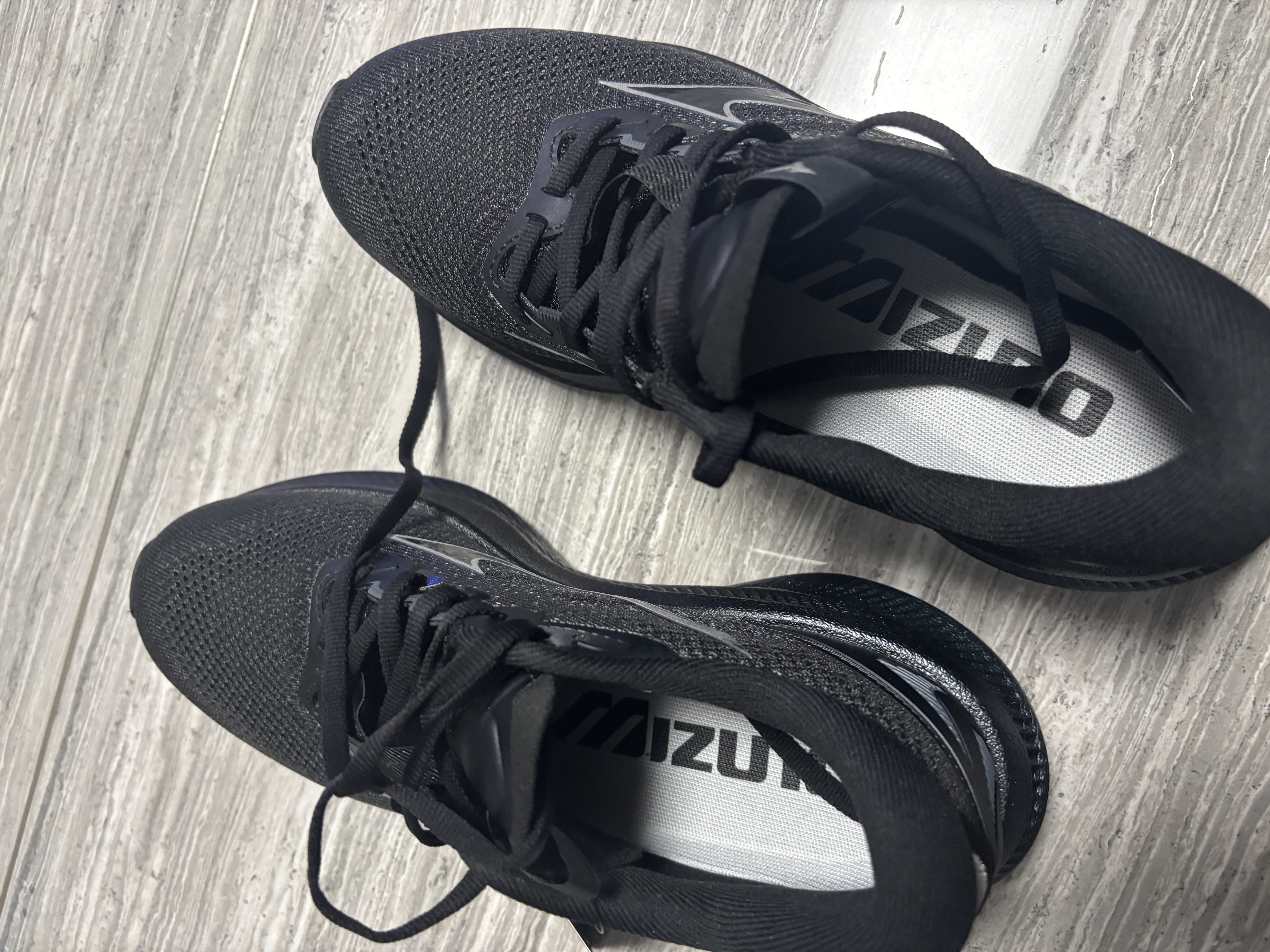 美津浓（MIZUNO）进阶厚底回弹缓震稳定跑步鞋ASTRO PLUS II 01/黑色 39 (250mm) 实拍图