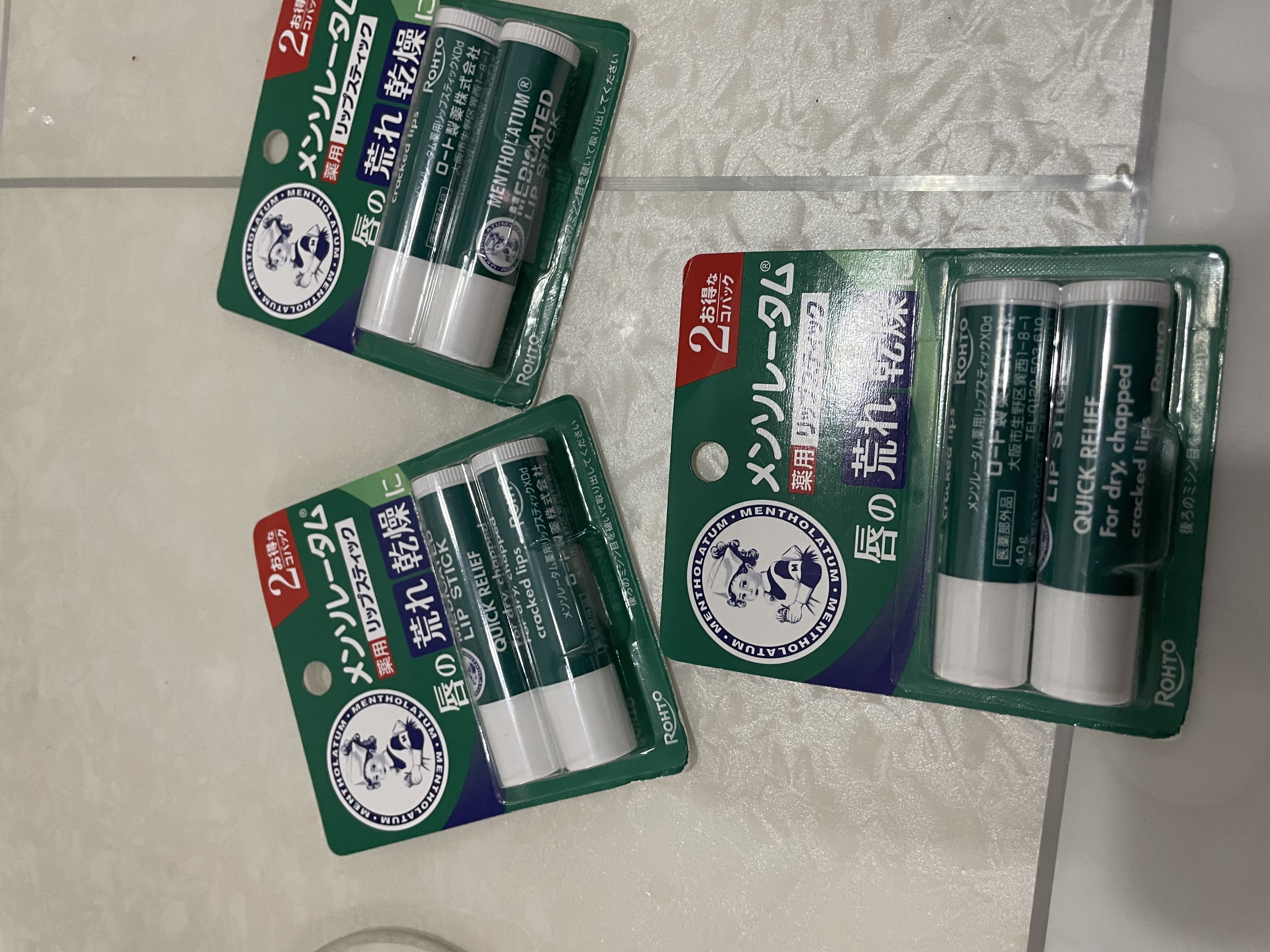 曼秀雷敦（Mentholatum）润唇膏修护唇炎润唇膏男女士滋润保湿防干裂脱皮无色薄荷味日本 唇膏4g*6支 实拍图