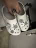 卡骆驰（CROCS）男女经典泡芙洞洞鞋休闲时尚沙滩鞋包头凉拖鞋 207521-1NK 38-39 实拍图