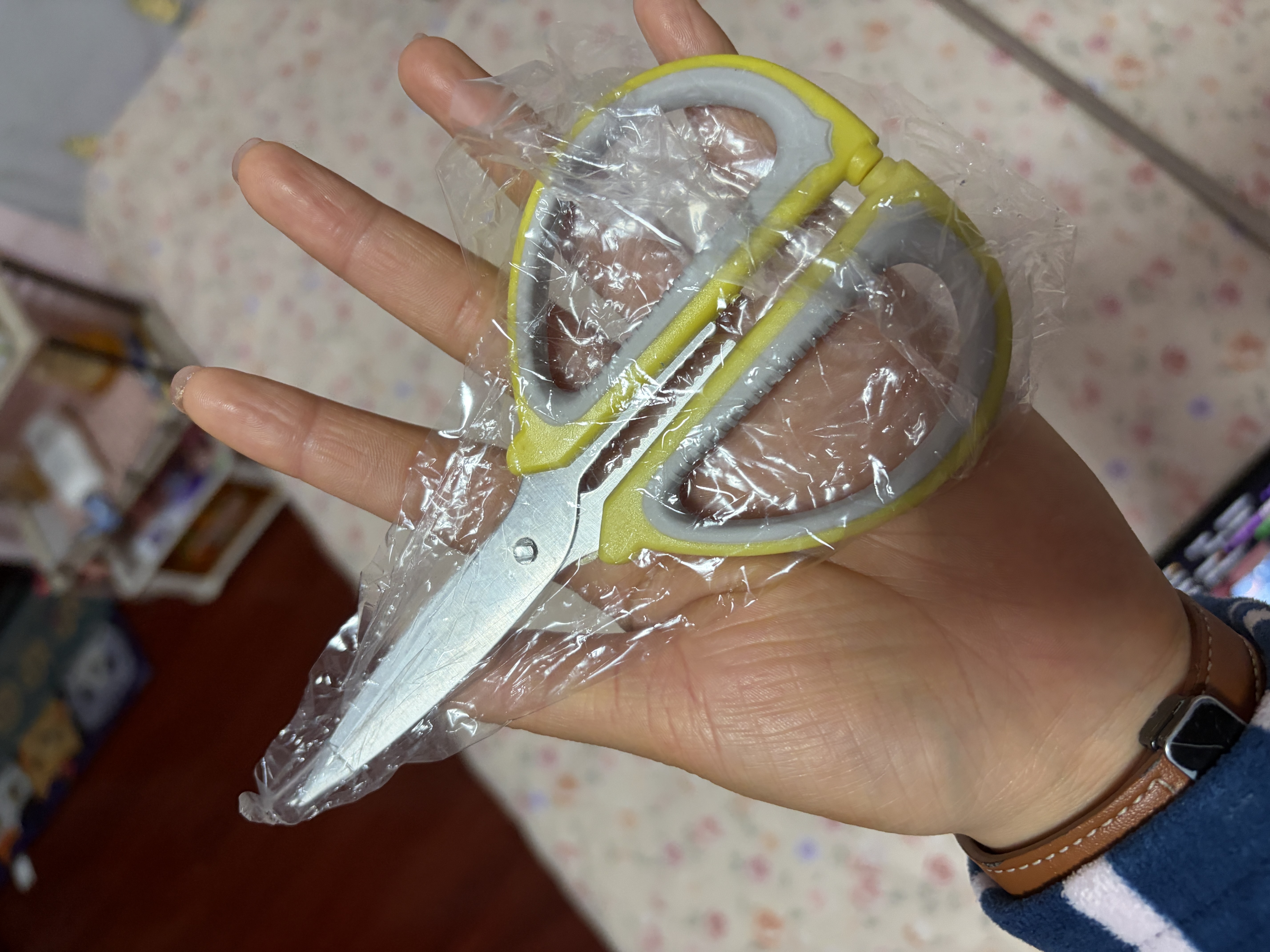 不锈钢家用剪刀办公剪裁缝剪多用途裁布剪 家用裁缝剪刀合集 黄色双色剪刀*中号1把 特价 实拍图