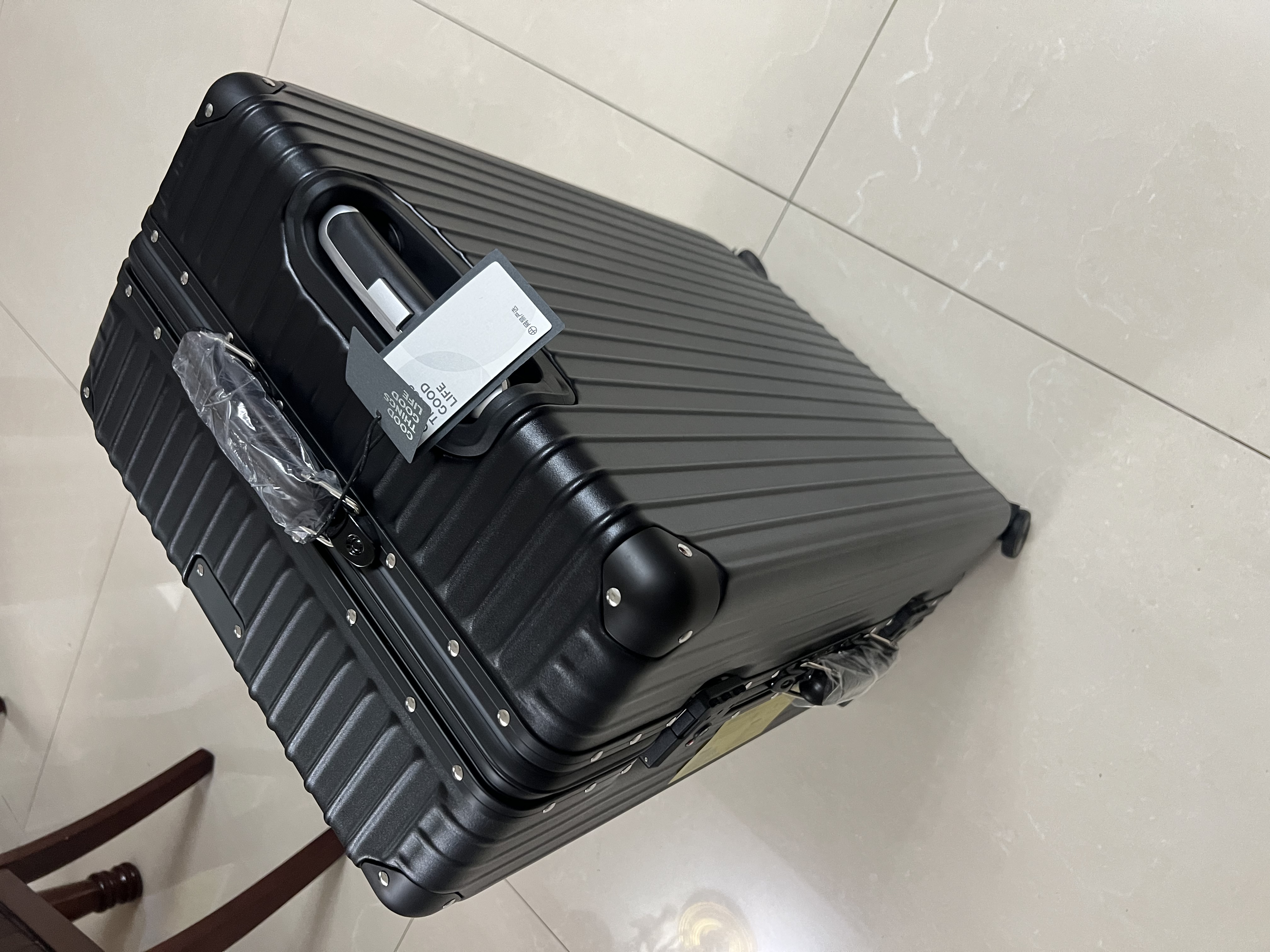 网易严选3.0升级铝框小金刚PC拉杆箱商务行李箱旅行箱经典黑*磨砂26英寸 实拍图