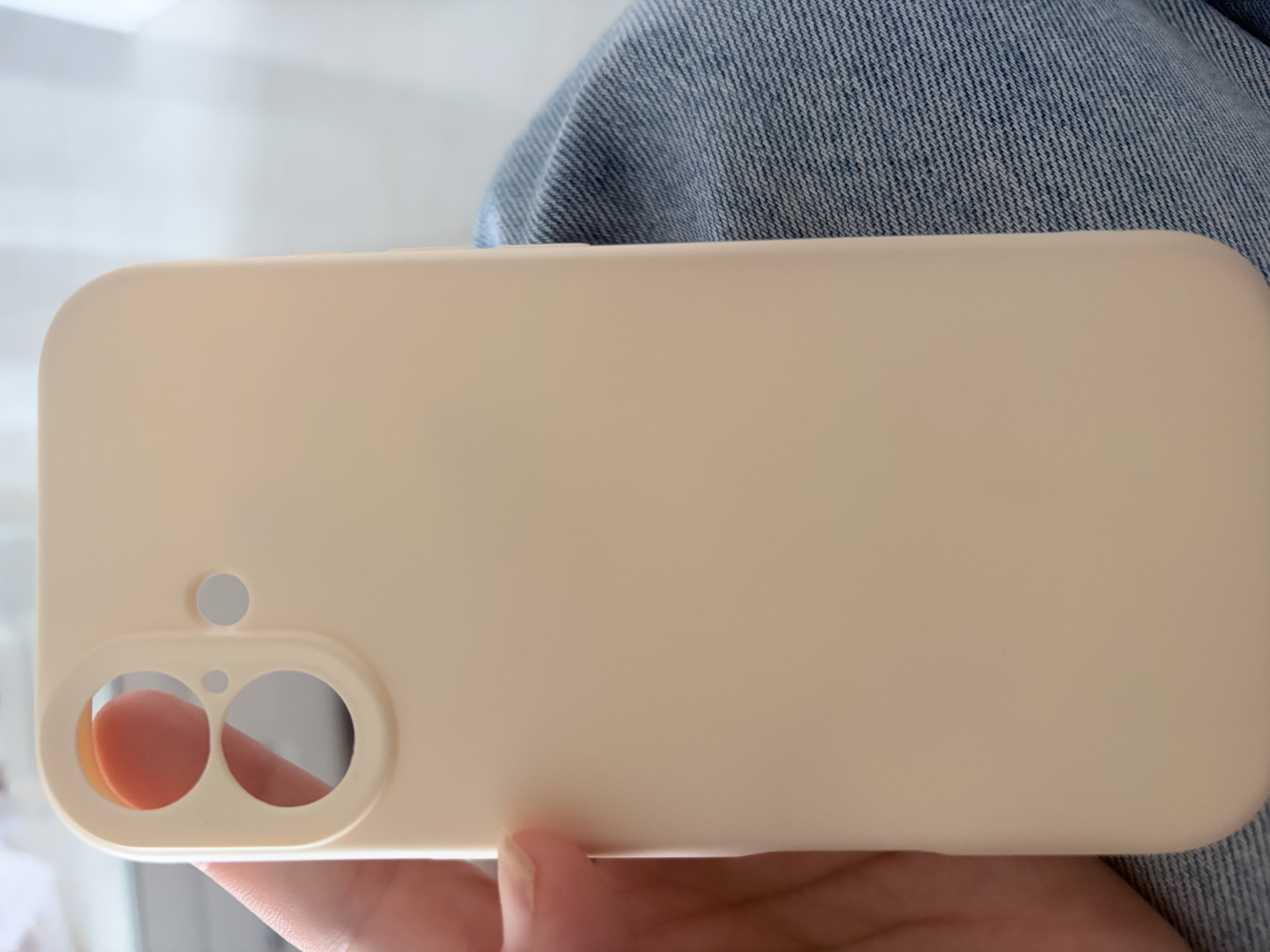 第一卫DIVI【轻柔液态丨手感超好】适用iPhone17手机壳苹果17保护套亲肤镜头全包硅胶防摔超薄软壳黄 实拍图