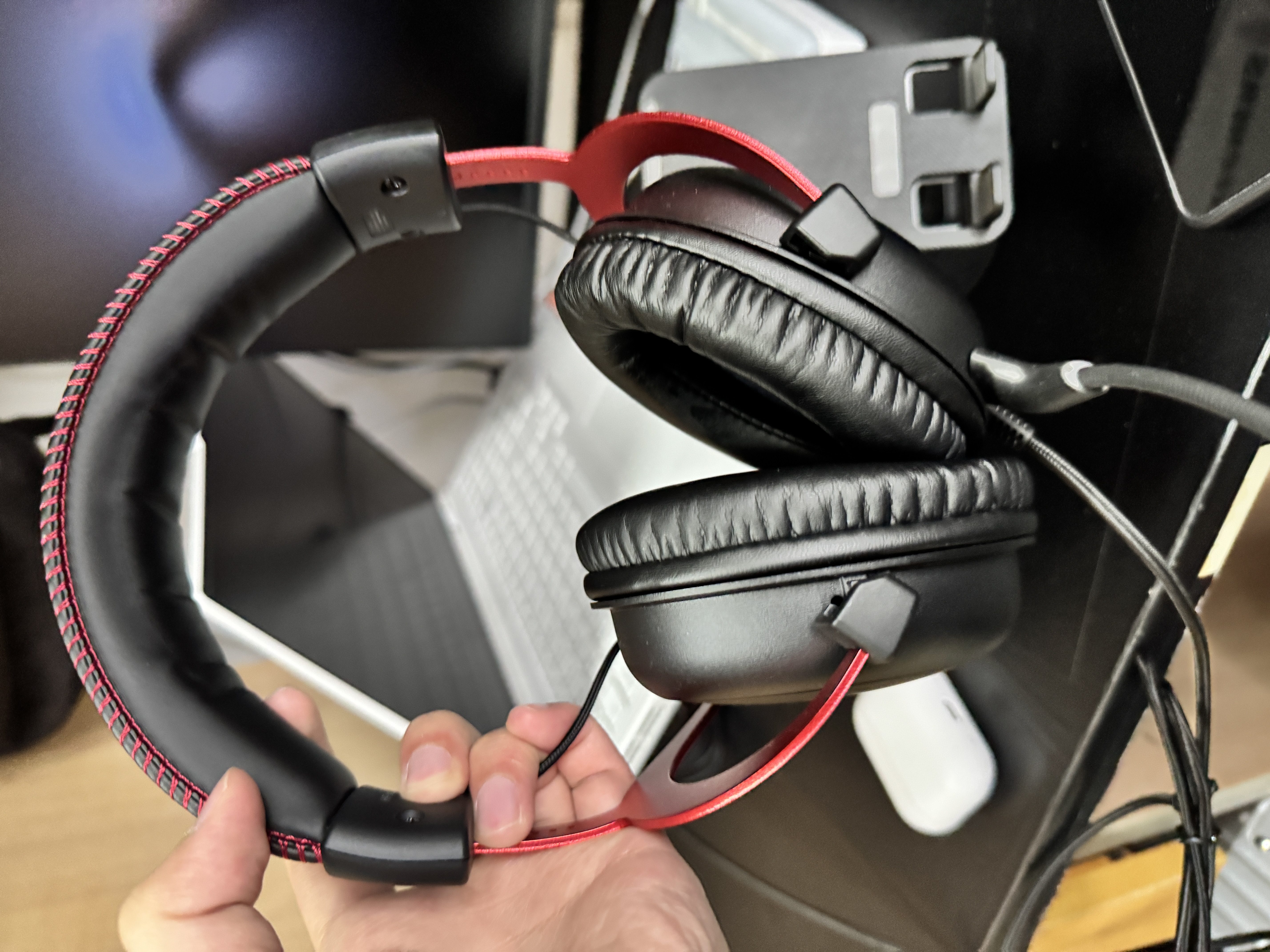 极度未知（HYPERX）飓风2飓风3二代三代cloud系列 电竞游戏耳机头戴式有线无线电脑fps吃鸡ps5专用降噪麦克风原金士顿 【飓风2有线】7.1虚拟环绕声丨灵音声卡丨黑红 实拍图