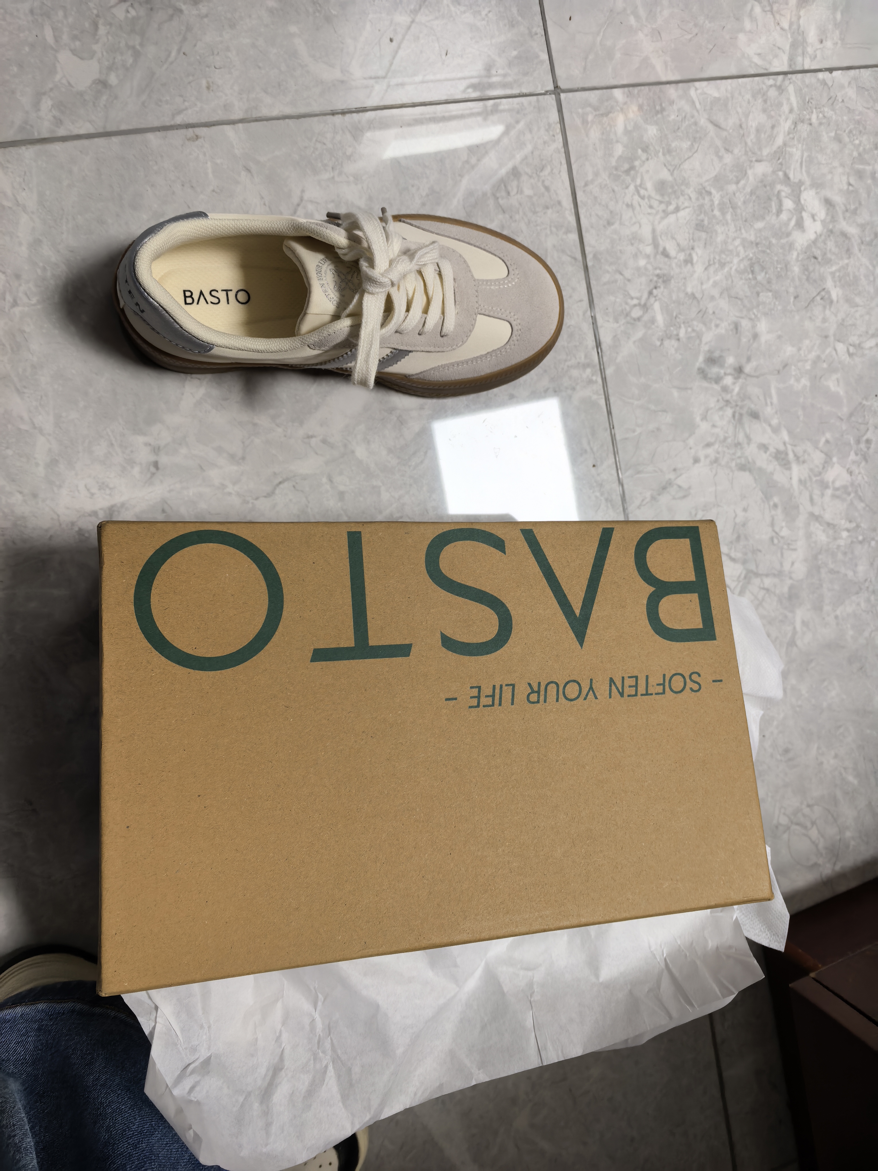 百思图时尚复古户外运动德训鞋厚底女休闲鞋V2506AM5 米/灰/银 37 实拍图