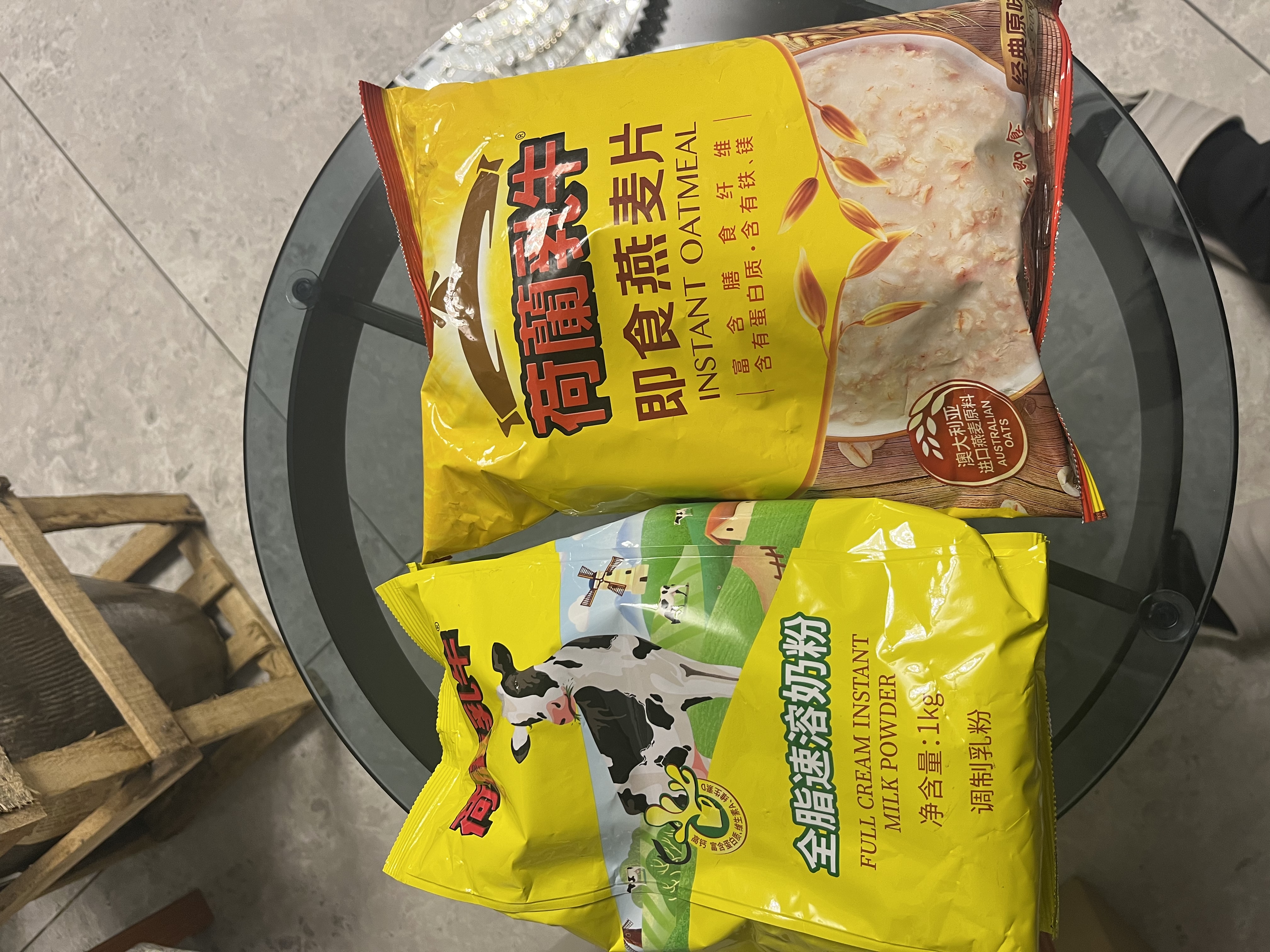 荷兰乳牛全脂成人小孩速溶奶粉1kg袋+即食燕麦片900g袋全家早餐 实拍图