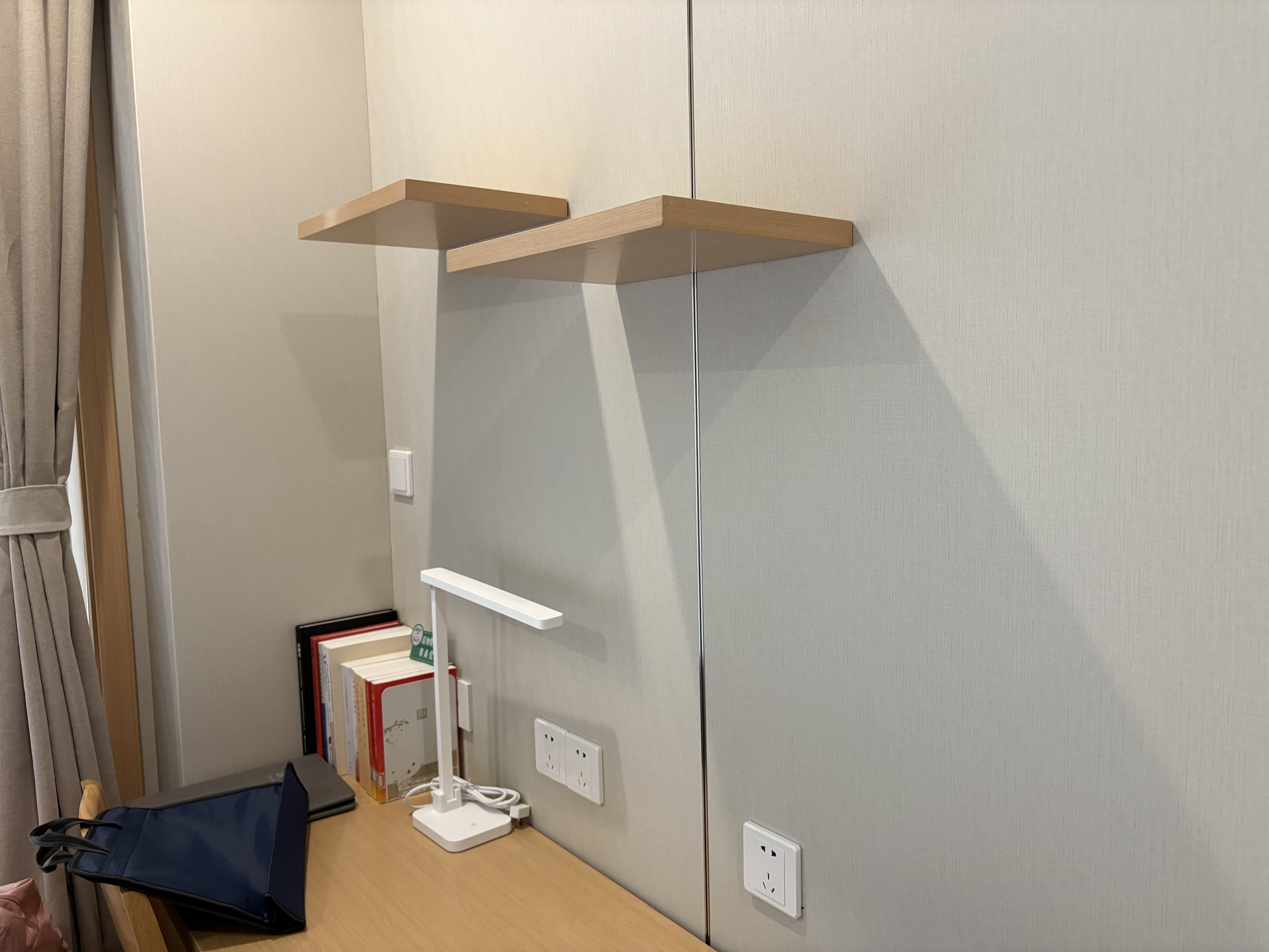 正泰（CHNT）开关插座 家用86型五孔墙壁面板暗装电源插座 电工推荐7M 优雅白 一开单控10A 实拍图