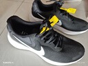 耐克NIKE男子跑步鞋REVOLUTION 7运动鞋春秋款FB2207-001黑白42.5 实拍图