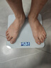 香山 体重秤 电子秤人体家用健康秤高精度  高清LCD显示 云白 Type-C充电款 实拍图