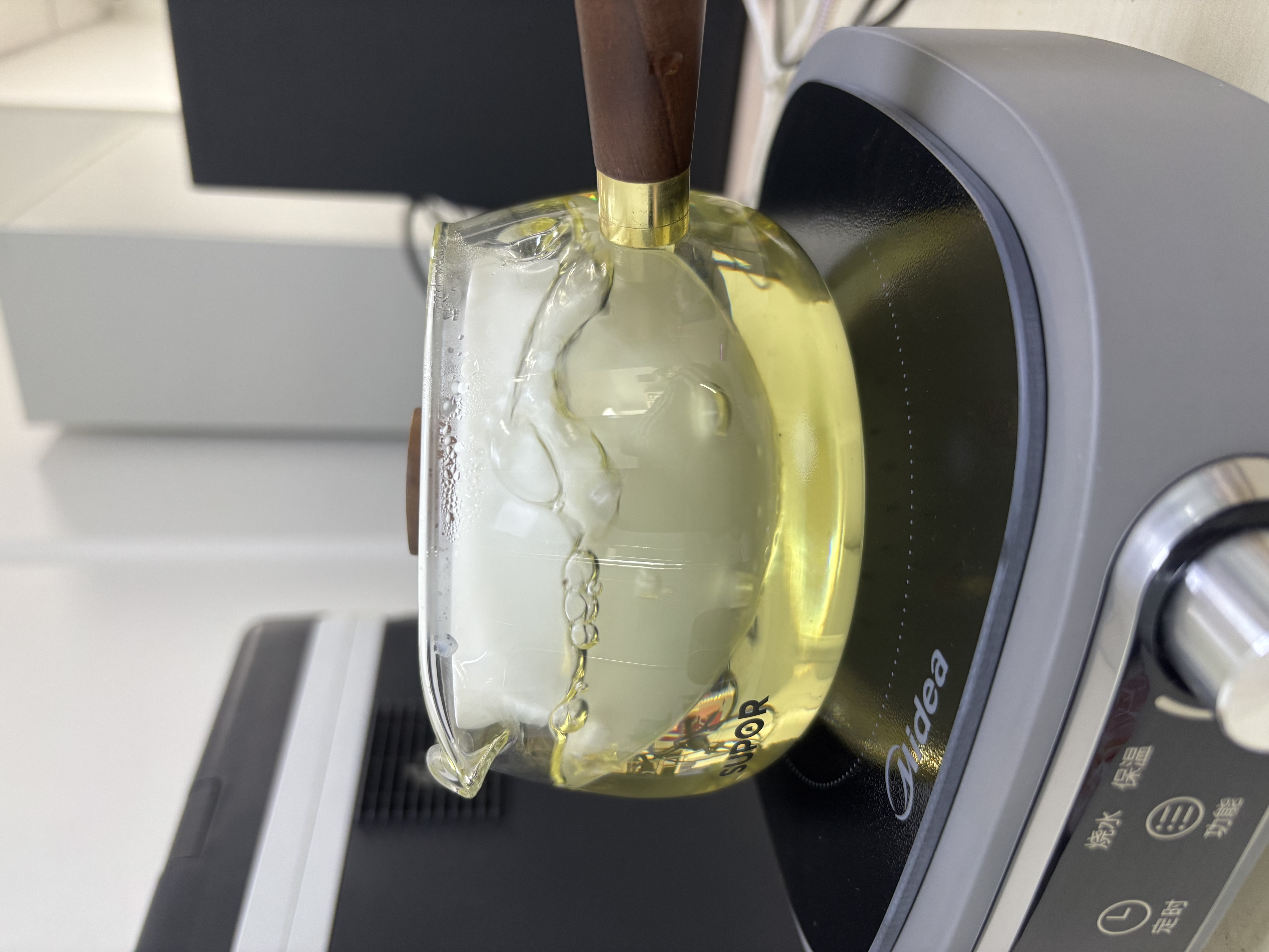 苏泊尔（SUPOR） 耐热玻璃旋转侧把壶泡茶壶烧水壶 .720mL   实拍图
