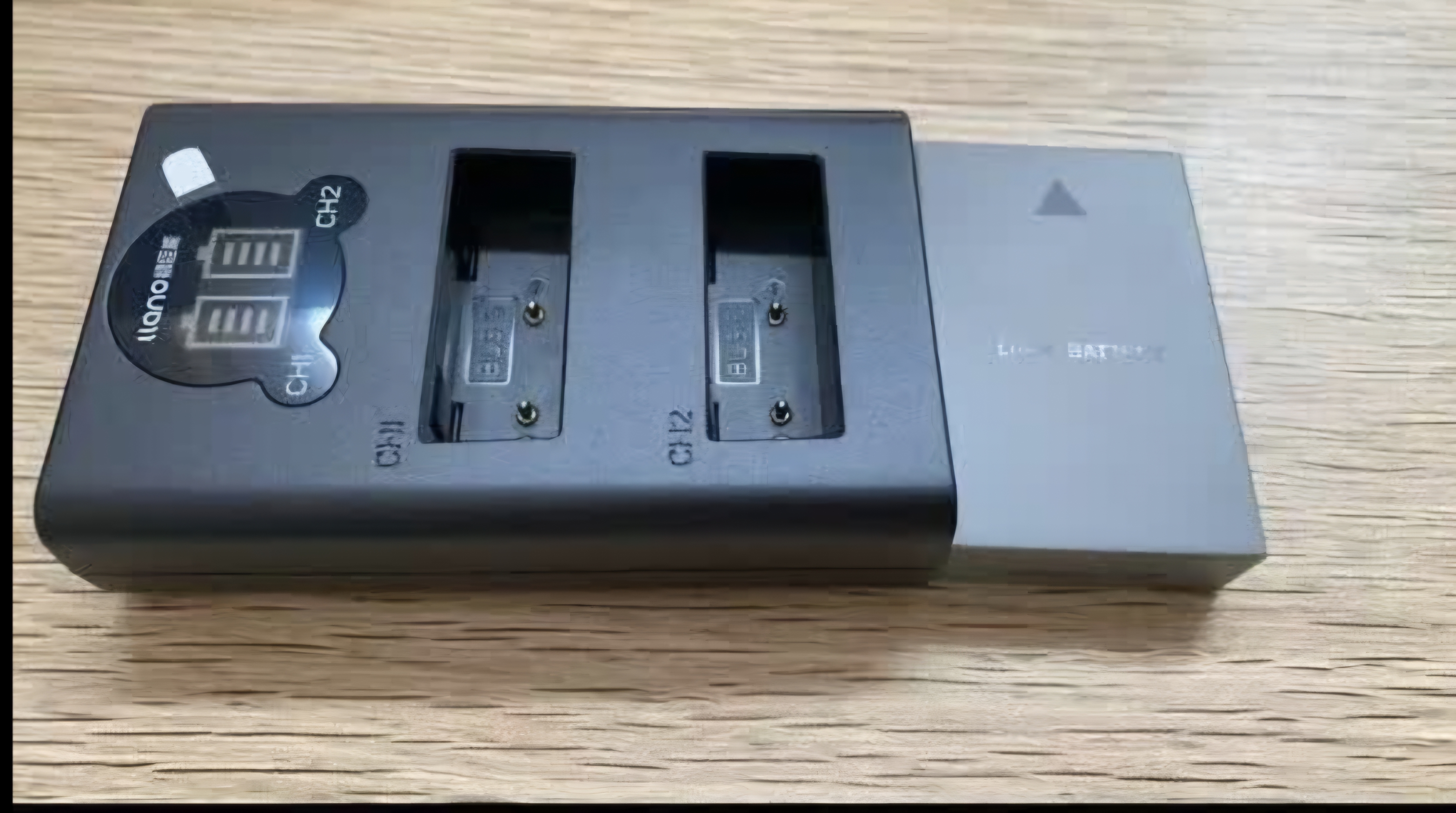 绿巨能（llano）适用奥林巴斯EM10四代相机BLS-5电池充电器EPL9/EPL8/E-PM2/E450/EM5三代/EPL7/EPL10微单双充 实拍图