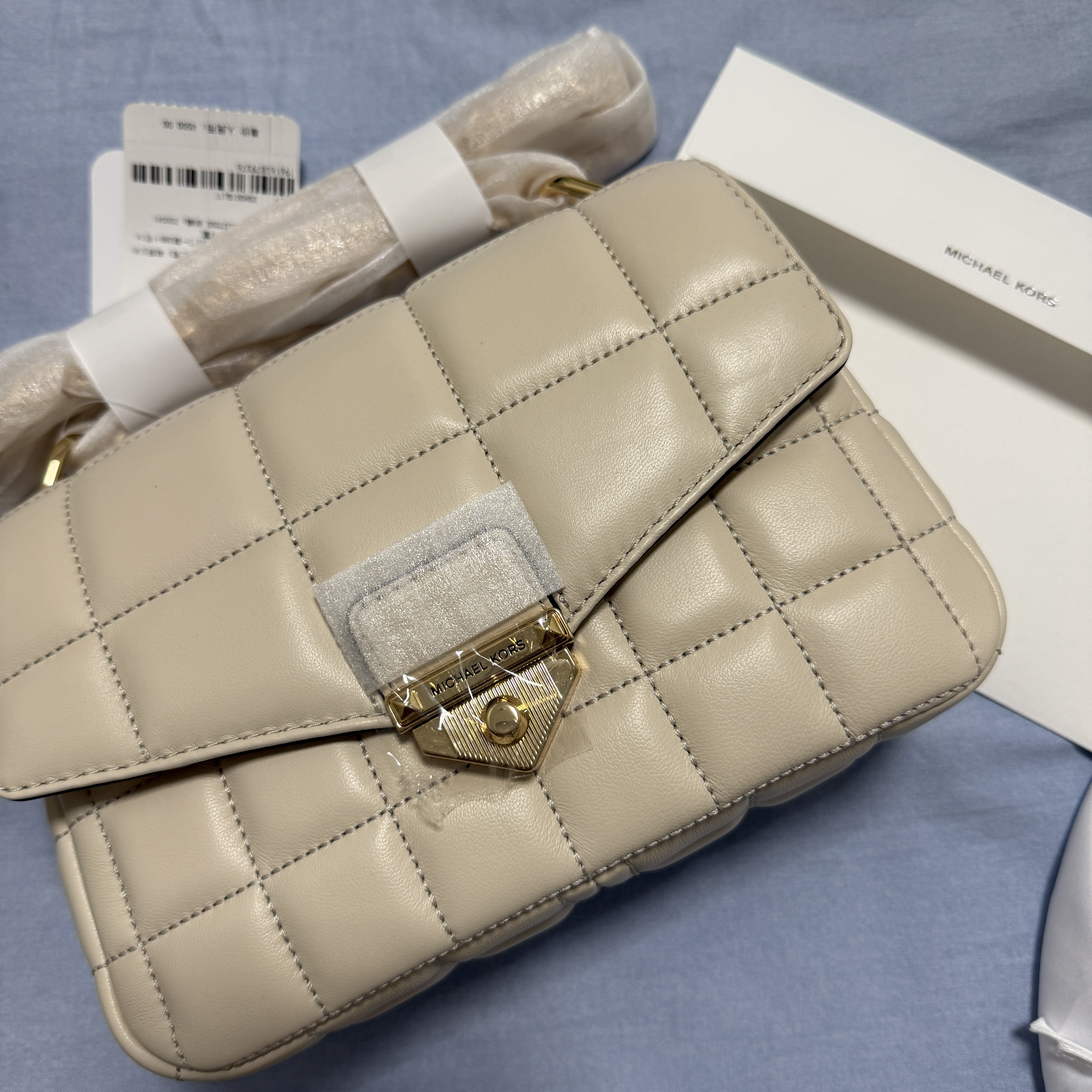 MICHAEL KORS迈克高仕MK Soho 女士小号羊皮绗缝斜挎包单肩包 奶白色 289 小号 实拍图