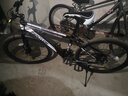 EG7山地自行车成人学生变速越野单车双减震赛车26寸青少年男女公路车 升级版辐条-黑白【加厚车架、轮胎】 26寸21速【适合：160-180CM】 实拍图