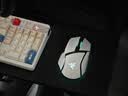 雷蛇（Razer）巴塞利斯蛇V3专业版无线鼠标  人体工学设计 RGB幻彩灯效鼠标 吃鸡/LOL/CS GO游戏 白色 实拍图