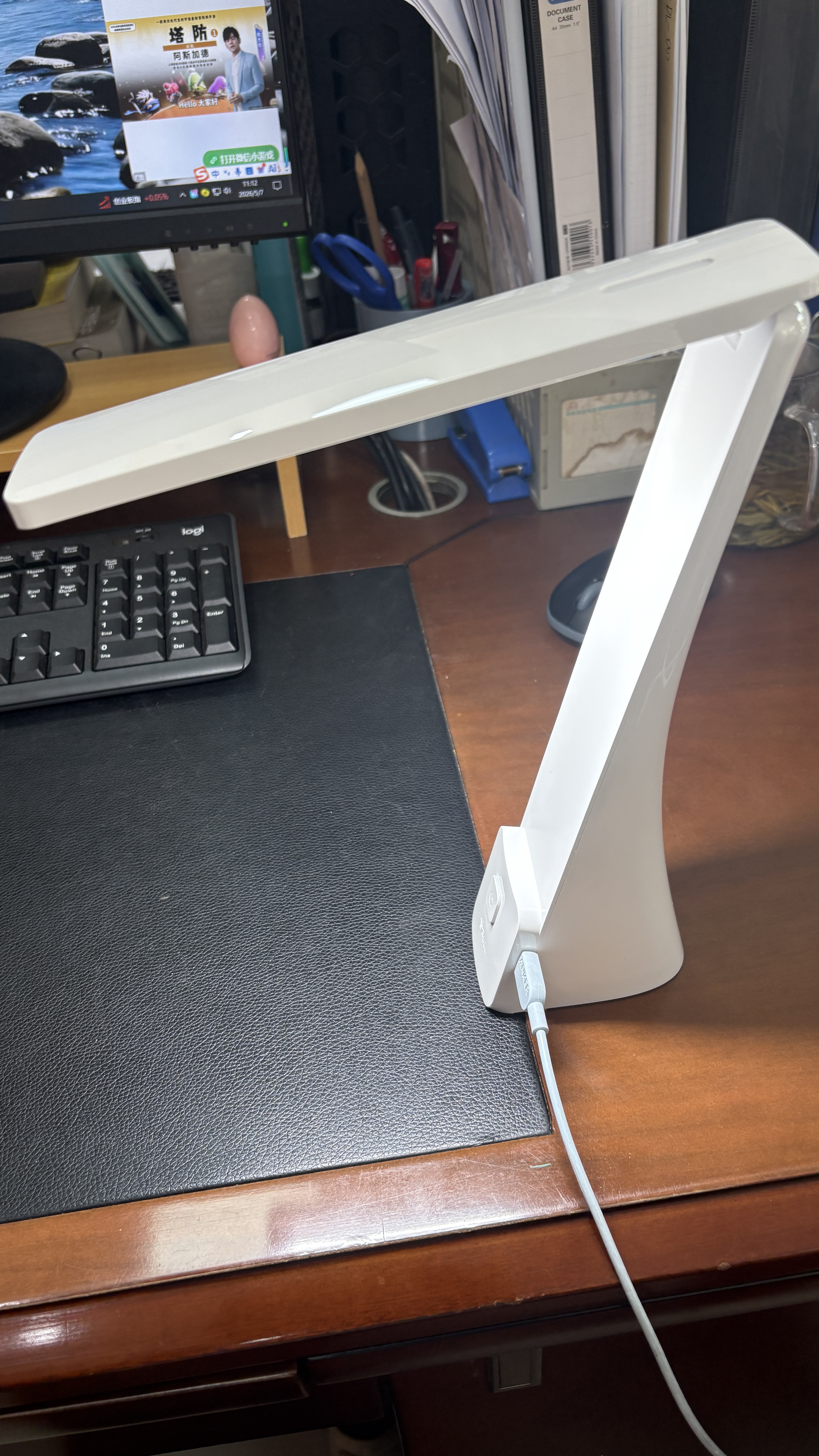 公牛（BULL）折叠台灯家用床头带小夜灯ML-B220A-DS无极调光充插两用2200mAh 实拍图