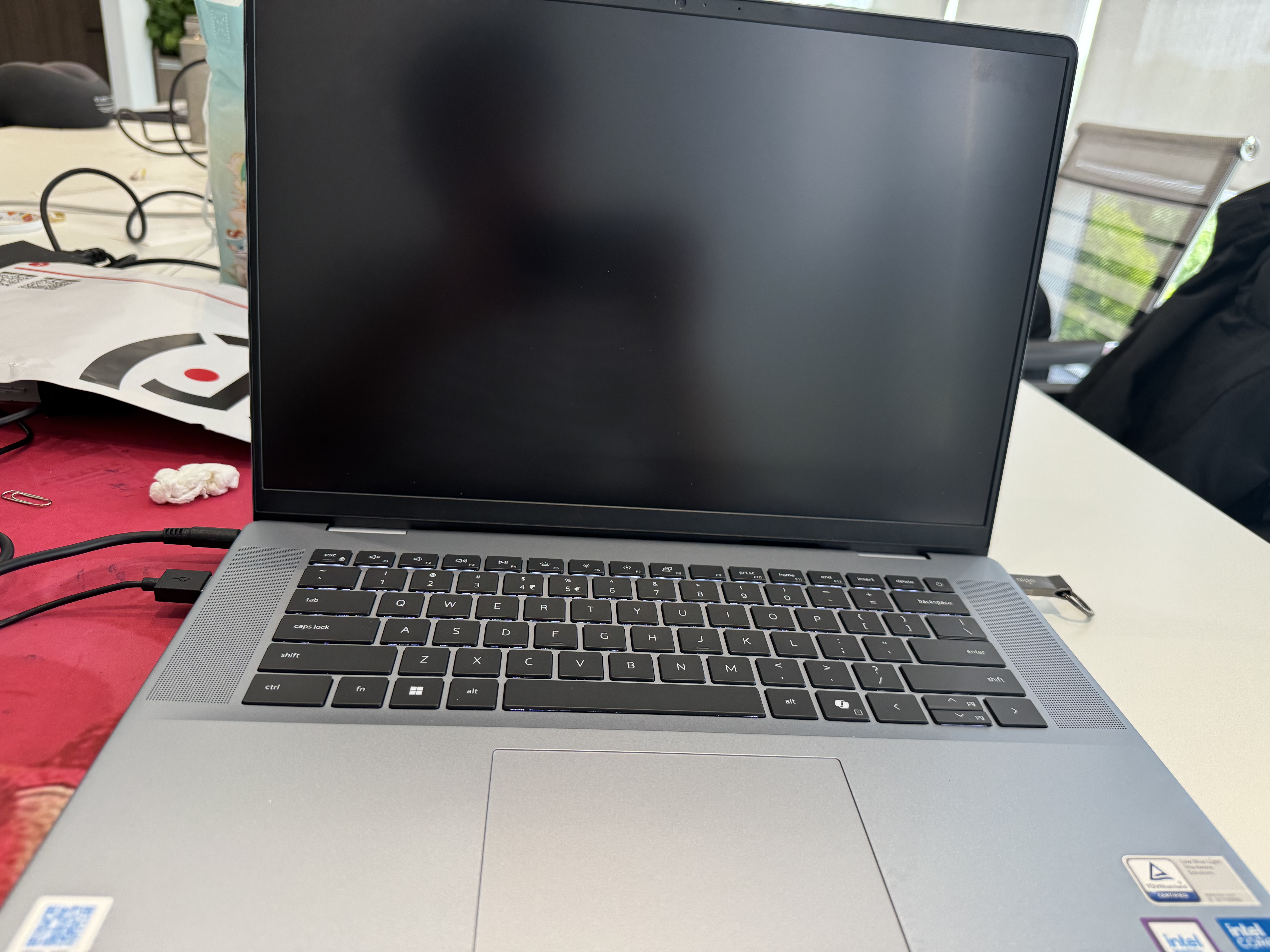 戴尔（DELL）国家补贴灵越16Plus 7640 16英寸标压酷睿高性能轻薄家用办公学生游戏AI设计笔记本电脑 Core7 32G 1T 2.5K 120Hz 标配 实拍图