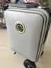 爱尔威（Airwheel）电动行李箱可骑行智能拉杆箱可坐可代步20英寸登机箱 青春版—银 实拍图