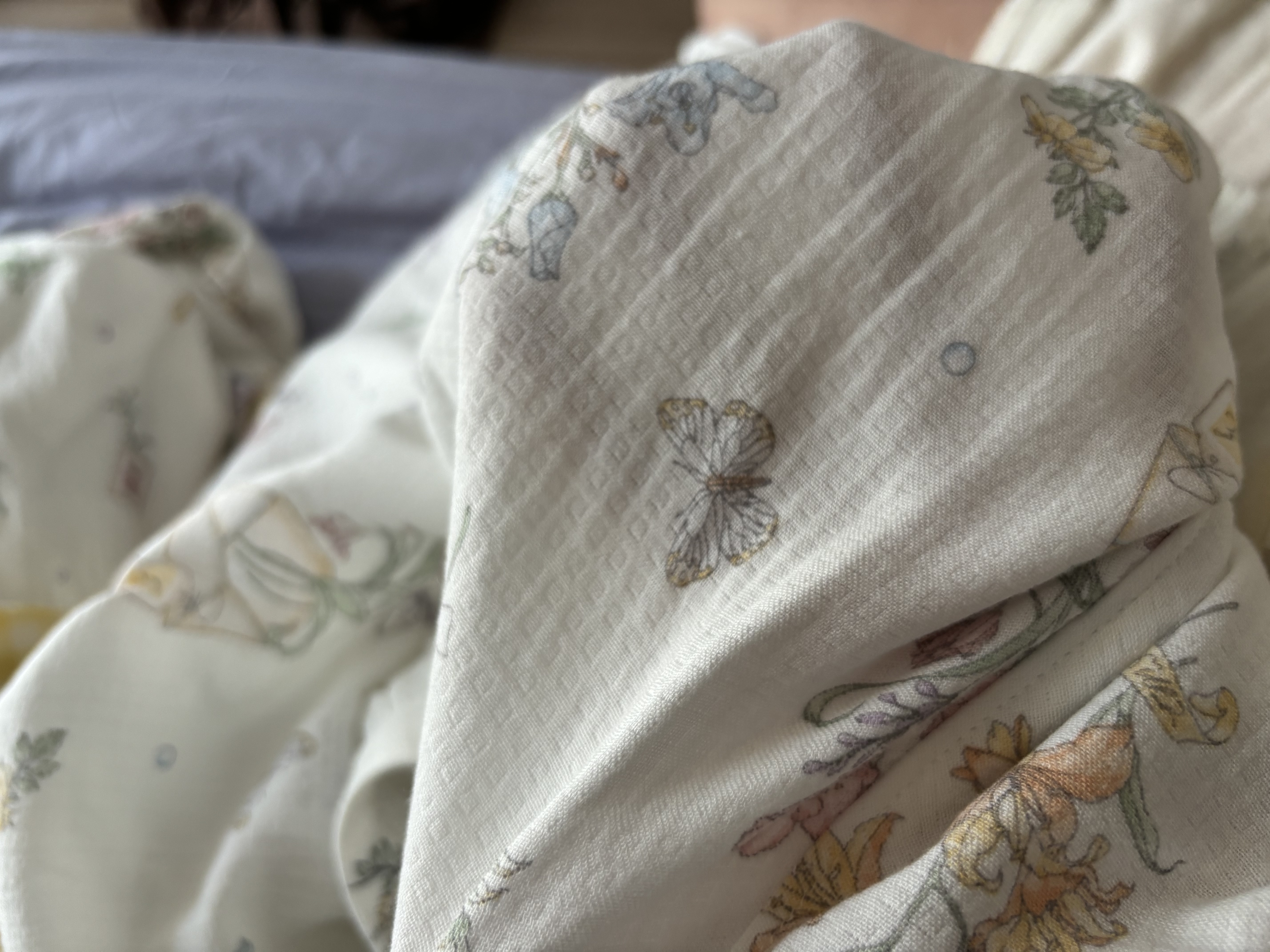 嫚熙（EMXEE）睡衣春夏季孕妇装衣服裤子哺乳待产产后月子服家居服套装弹力丝麻 绮幻花信（无哺乳口）+月子头巾 L（适穿115-135斤） 实拍图