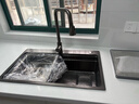 摩恩（MOEN）厨房水槽大单槽火烧石压纹纳米黑304不锈钢手制槽SKW00401AB套装 实拍图
