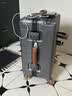 游乐者（MUSIC TRAVELS）行李箱前翻盖铝框拉杆箱PC多功能旅行密码箱子高颜值大容量登机箱 岩灰松橙（左）标准版「前翻盖+充电+折叠杯架+挂钩」 20英寸 「可登机，附透明箱套」 实拍图