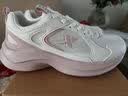 特步女子跑步鞋运动鞋夏季新款革面防泼水轻便减震休闲女跑鞋粉色 实拍图