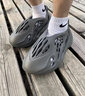 阿迪达斯yeezyfoam水泥灰椰子运动洞洞鞋IE4931UK740.5 实拍图