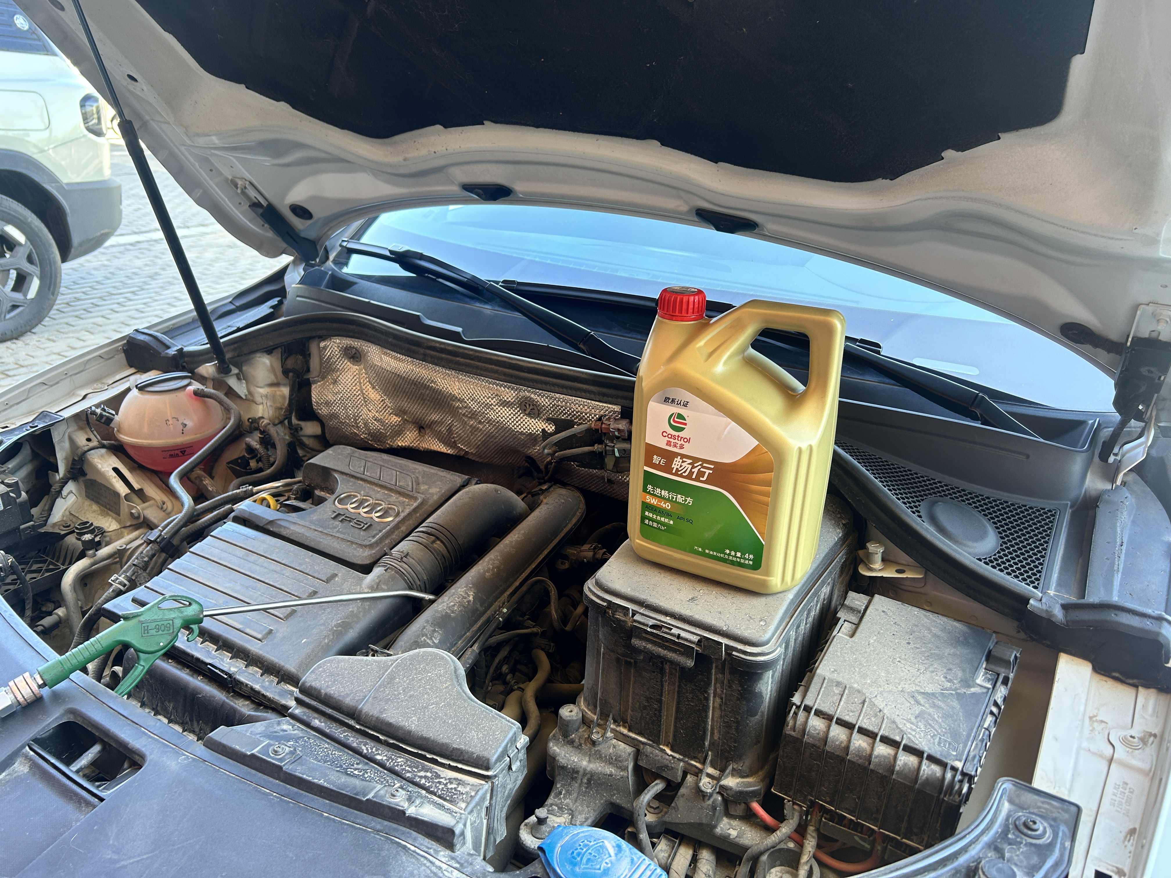 嘉实多（Castrol）行系列 畅行 智E版 全合成机油 5W-40 SQ A3/B4 4L 汽车保养 实拍图