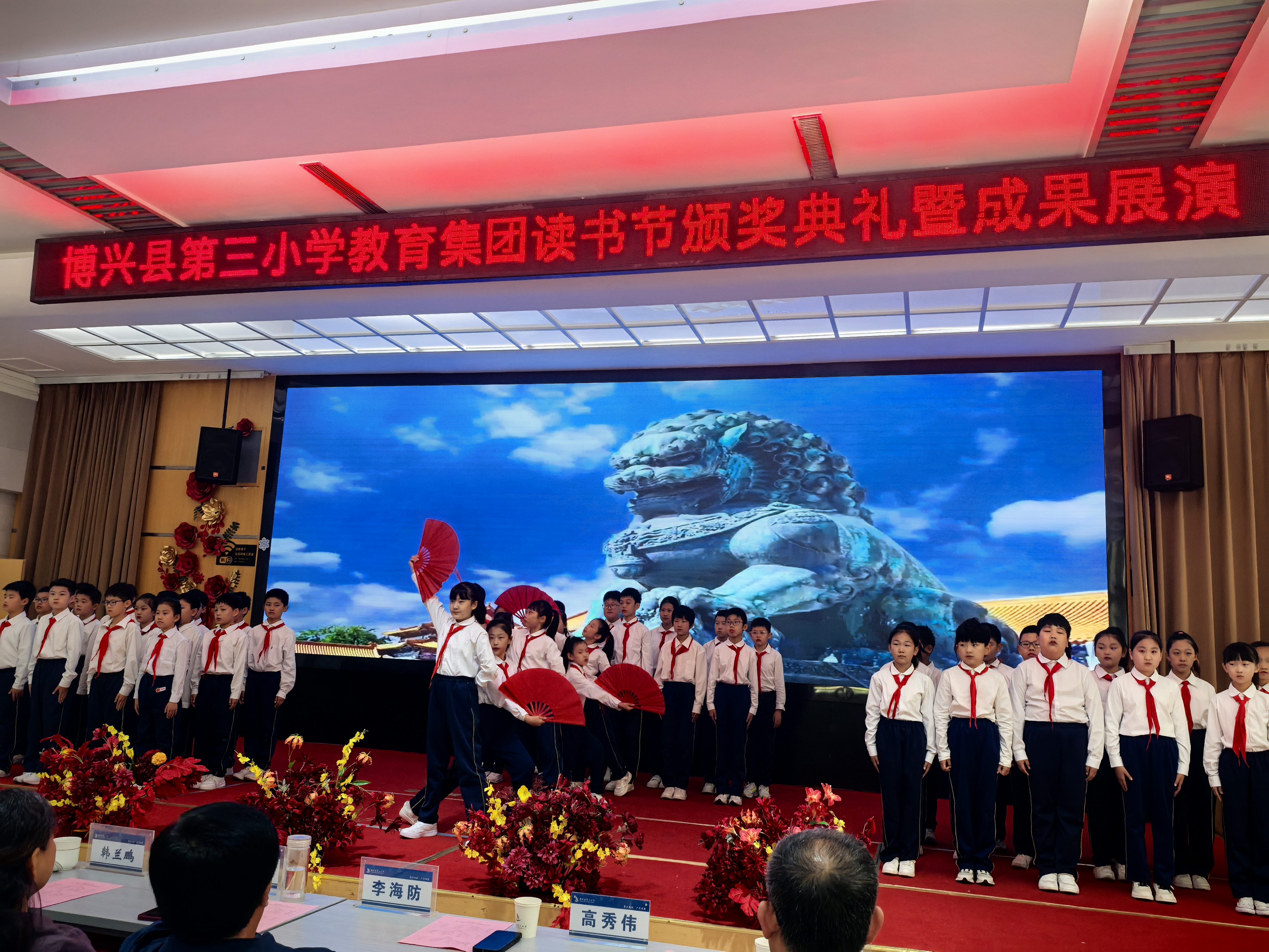 衣诺坊女童衬衫白色长袖圆领春夏新款学生六一演出校服儿童休闲T恤宽松 实拍图