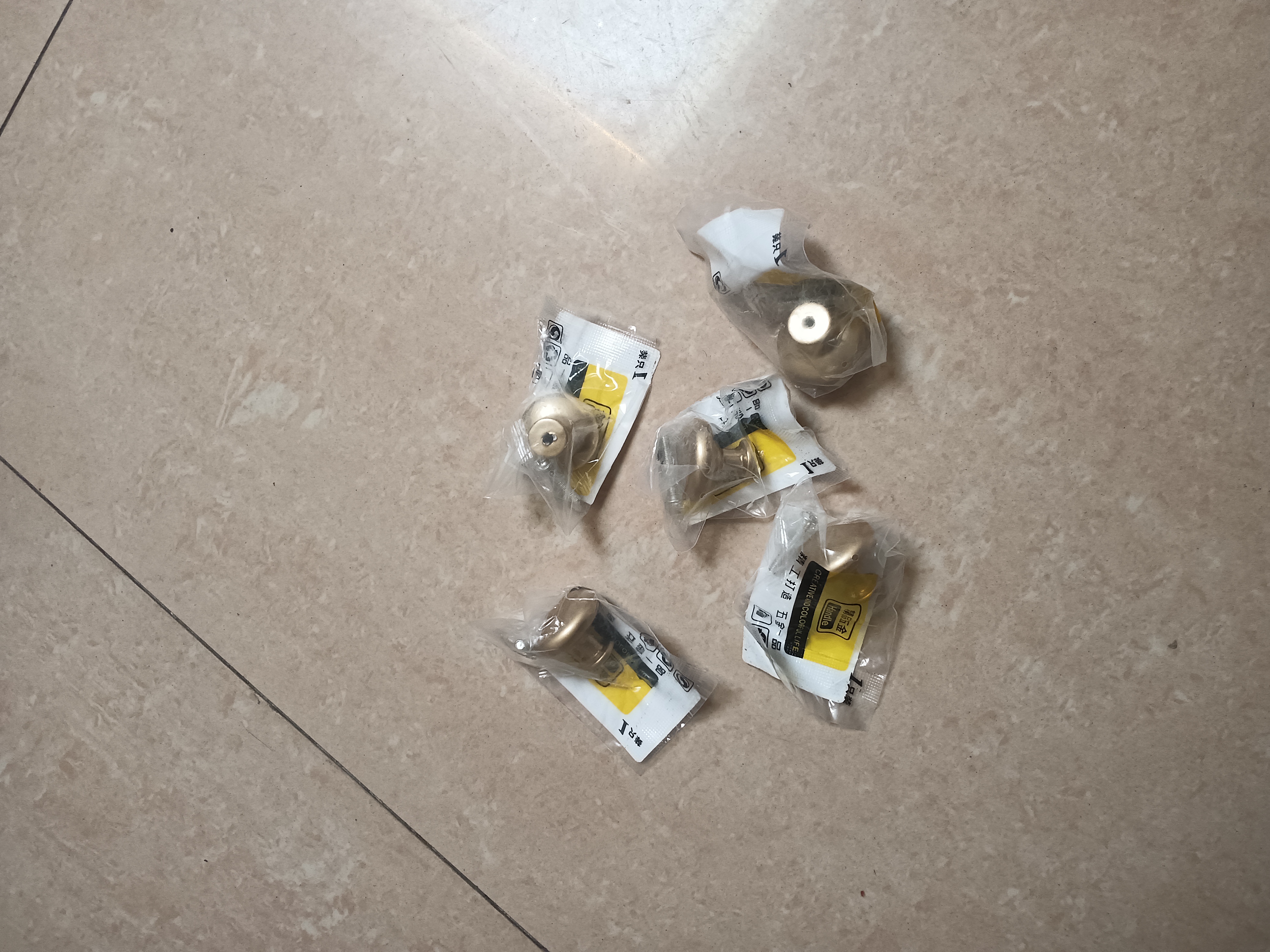 山河工品现代简约北欧金色橱柜鞋柜子手柄衣柜抽屉把手拉手 砂金9008-单孔 实拍图